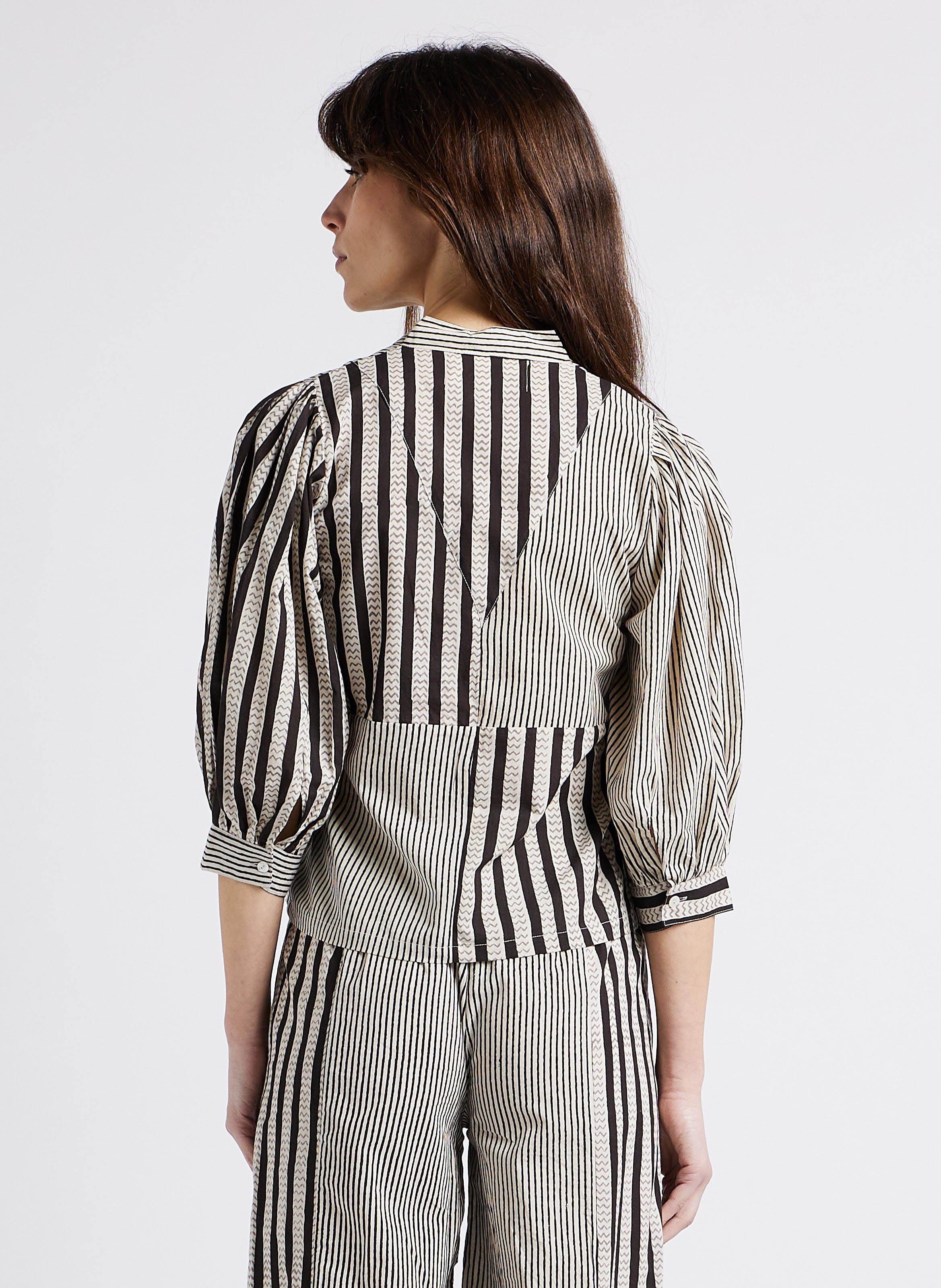 Straight cotton shirt with Mao collar V DE VINSTER Black