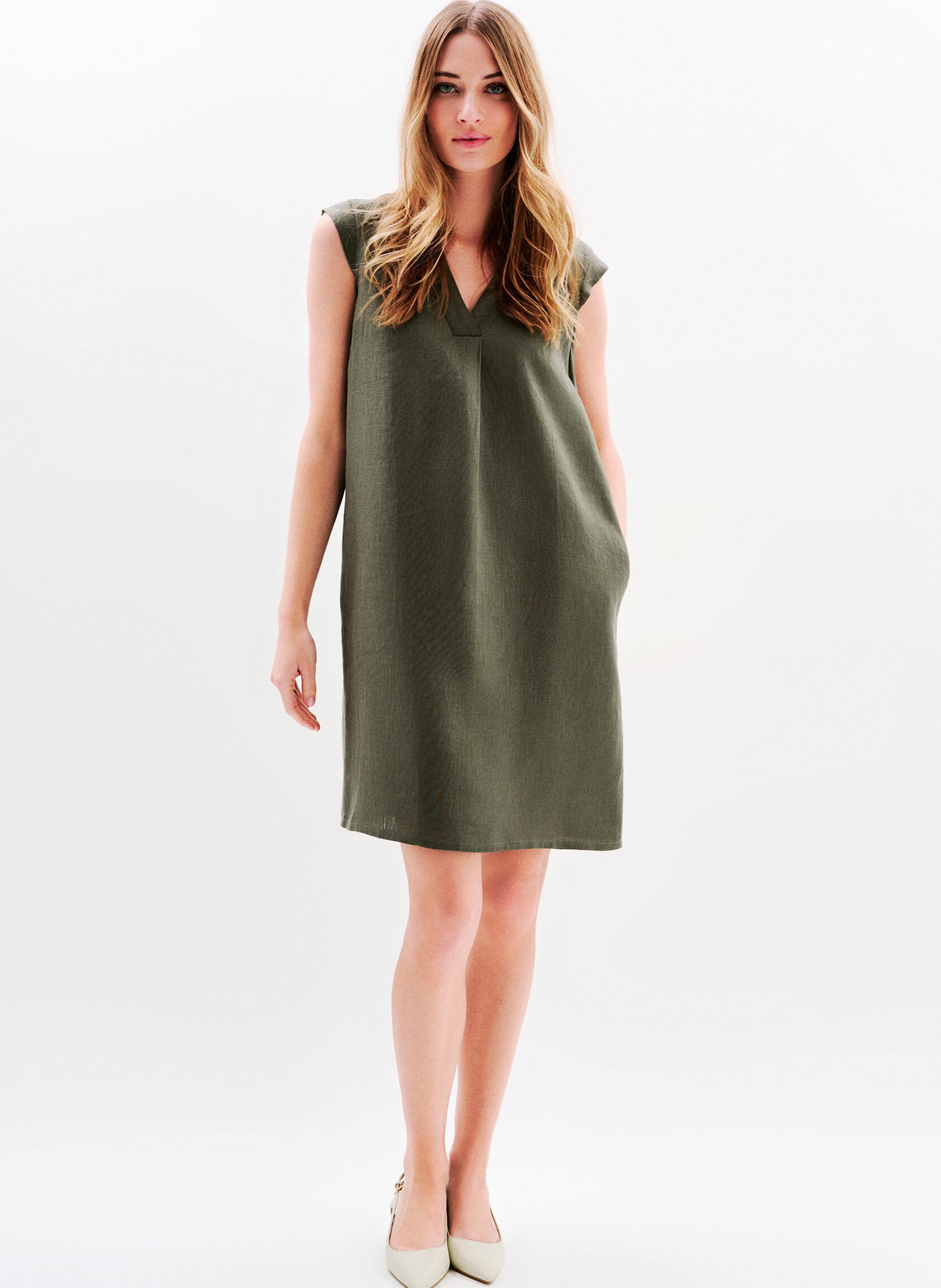 Straight V-neck linen dress CAROLL Green