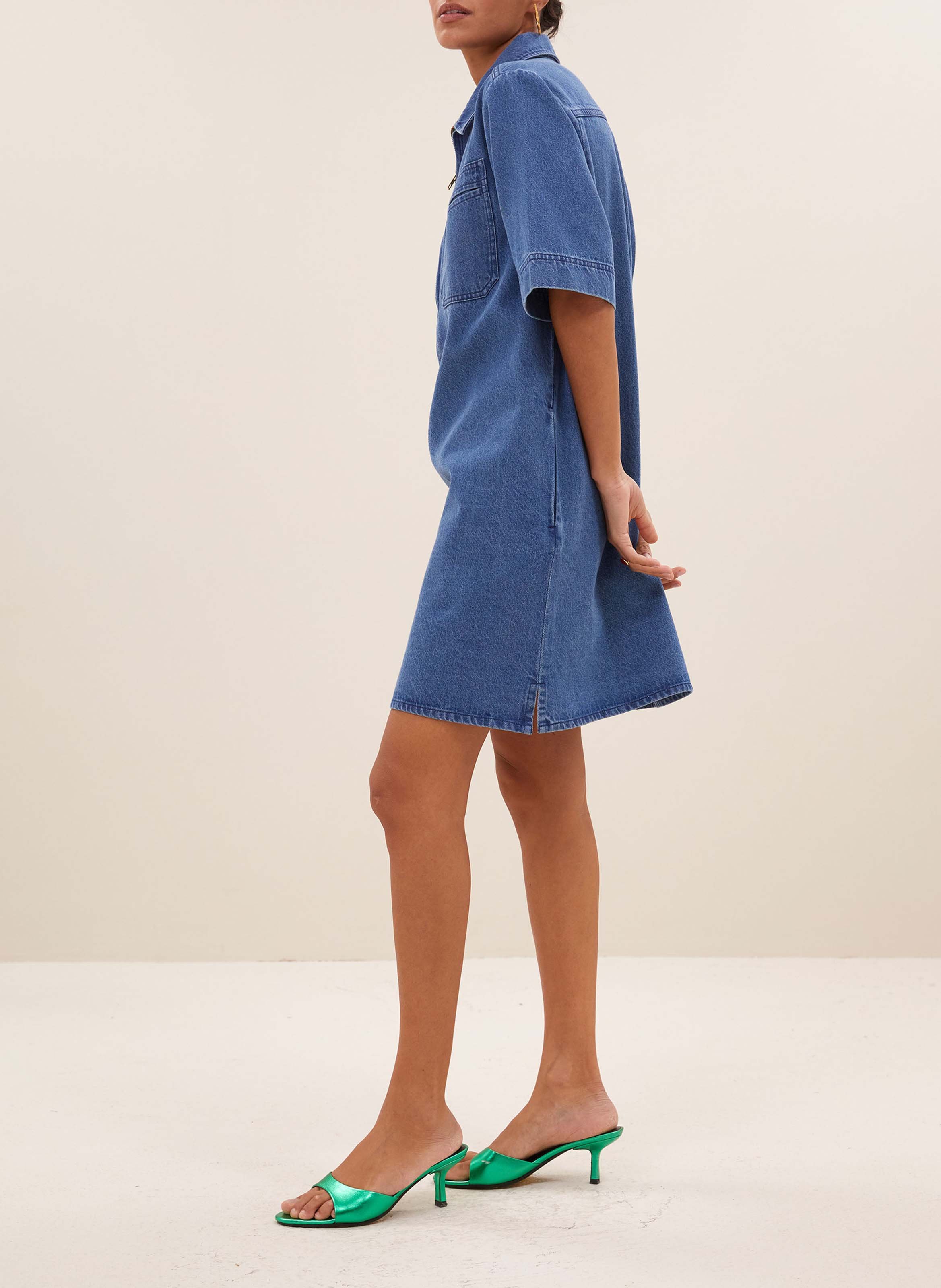 Korte jeansjurk met klassieke kraag BY BAR Blauw