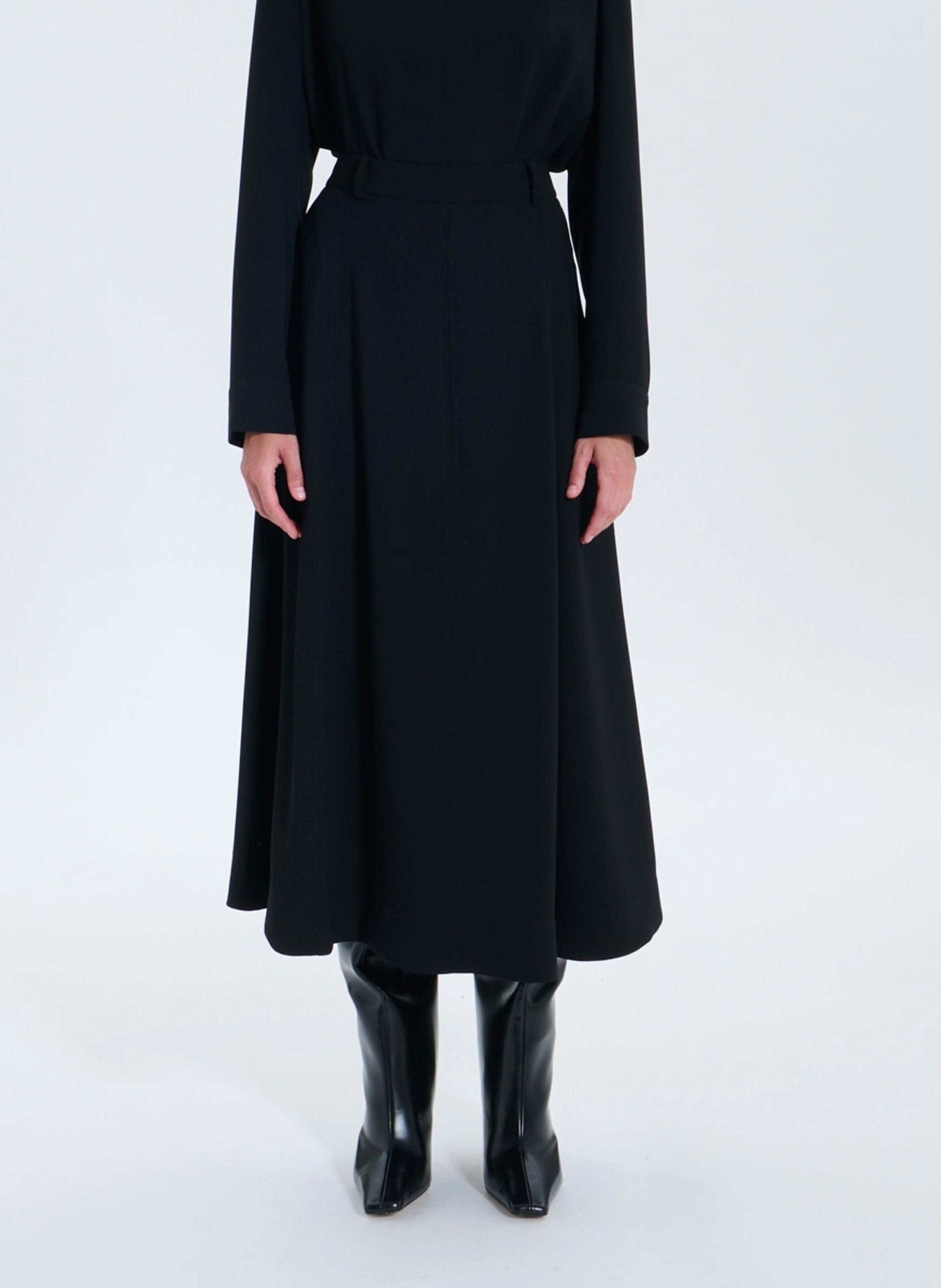 Lange, soepelvallende, uitlopende rok ZAPA Zwart