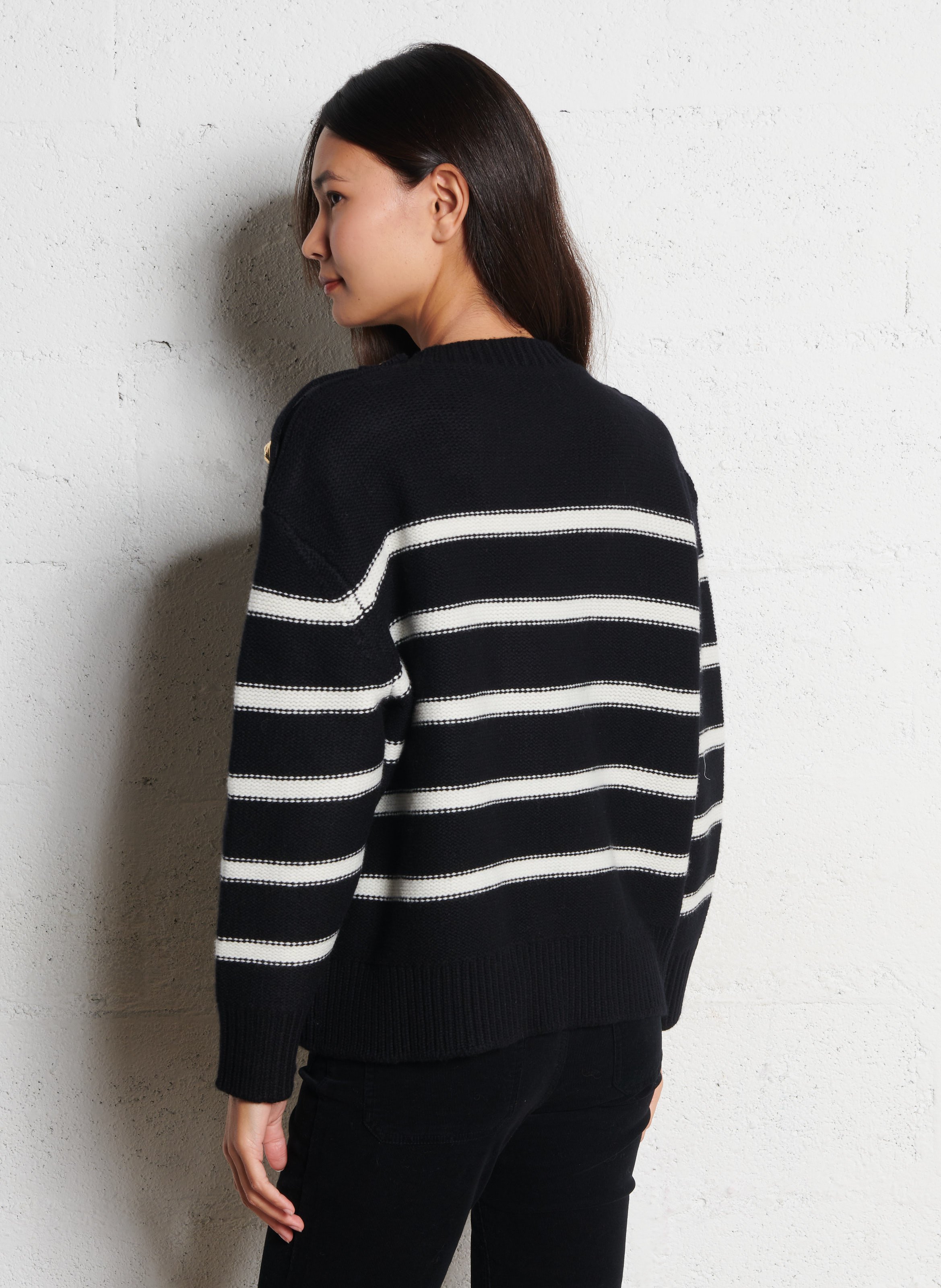 Weiter Rundhalsausschnitt-Pullover mit Streifen aus Merinowolle BERENICE Schwarz