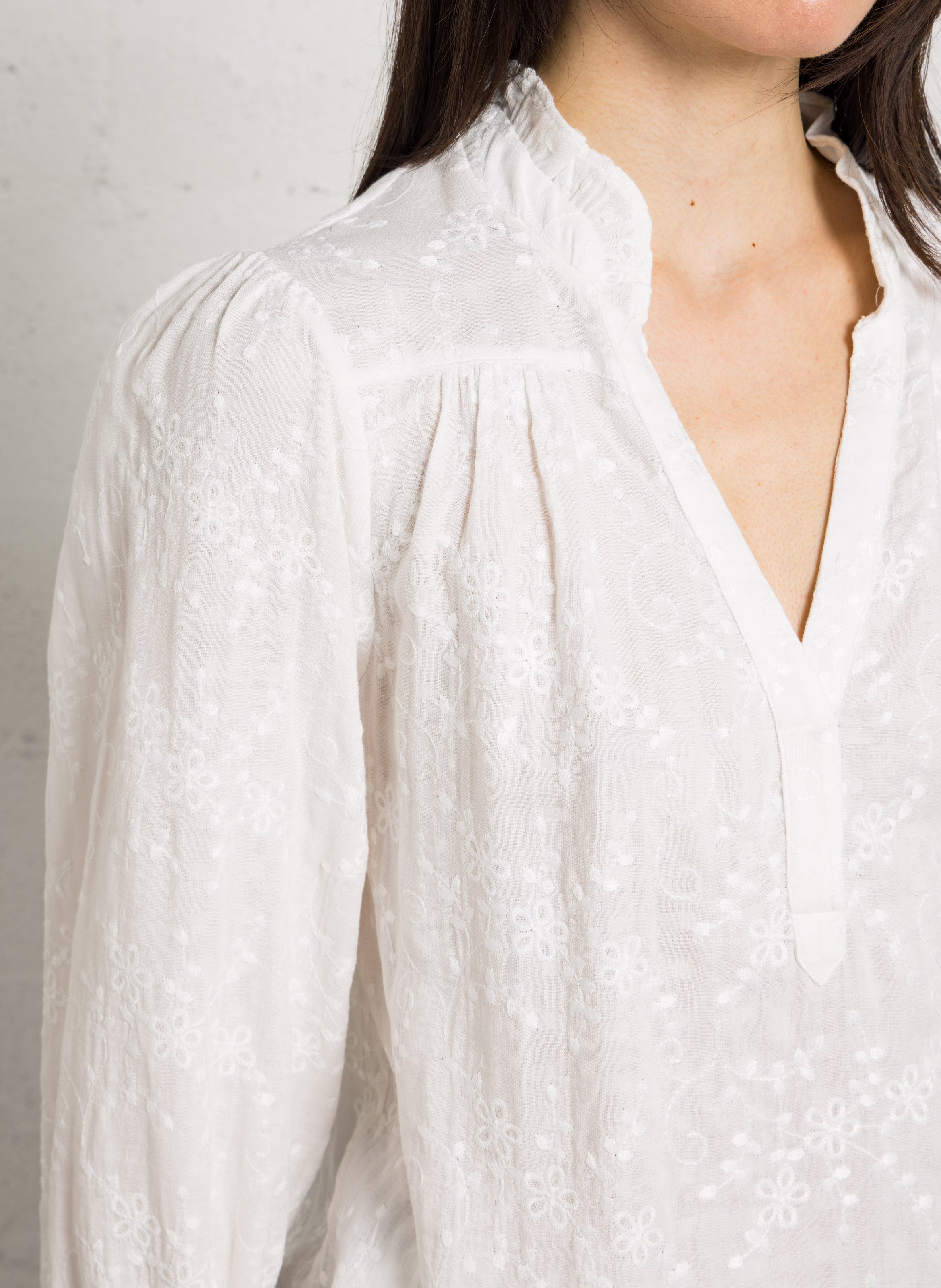 Gerade Bluse mit V-Ausschnitt und Stickerei MAISON 123 Weiss