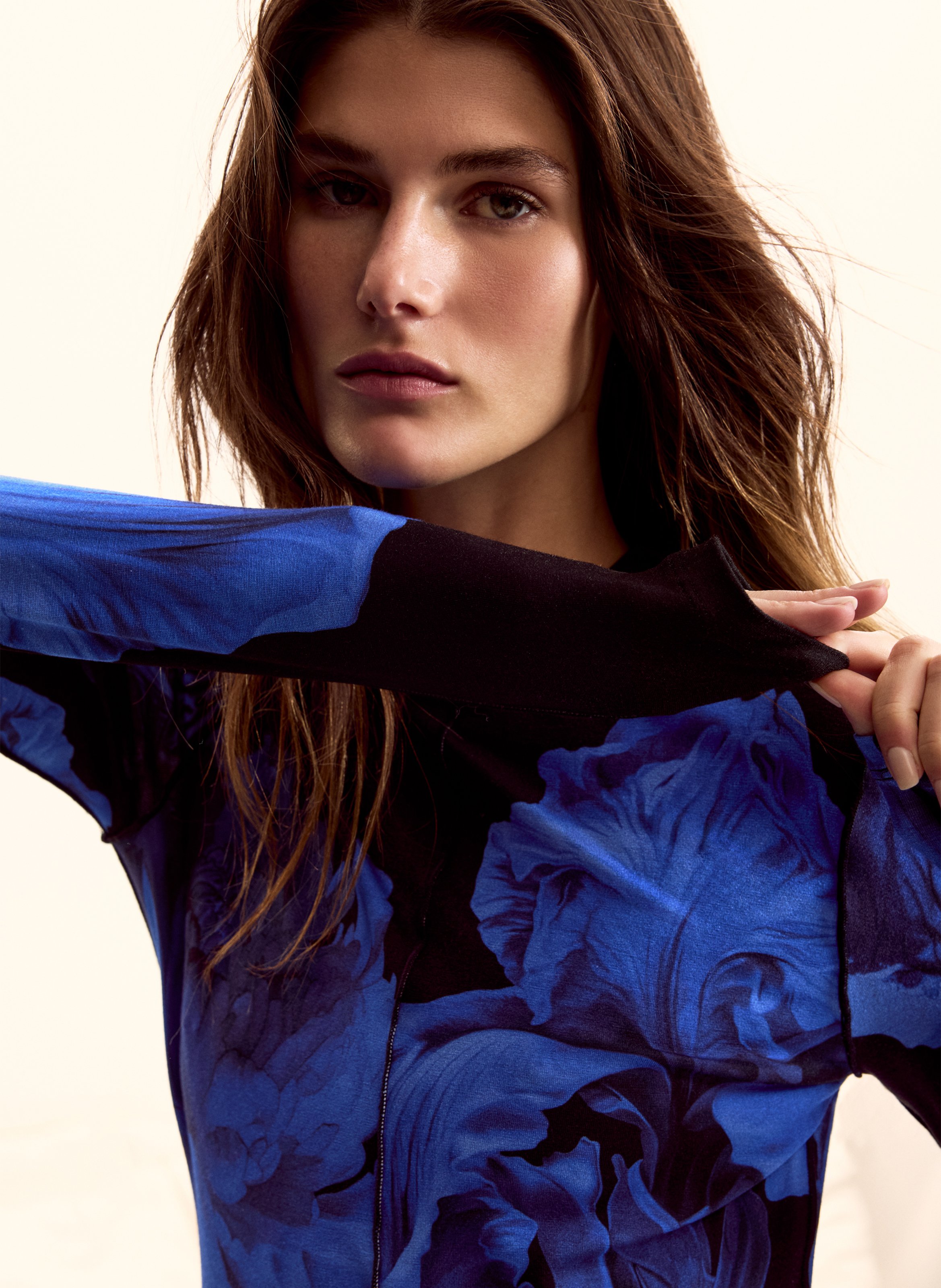 Ausgestelltes langes Kleid mit Rundhalsausschnitt DESIGUAL Blau