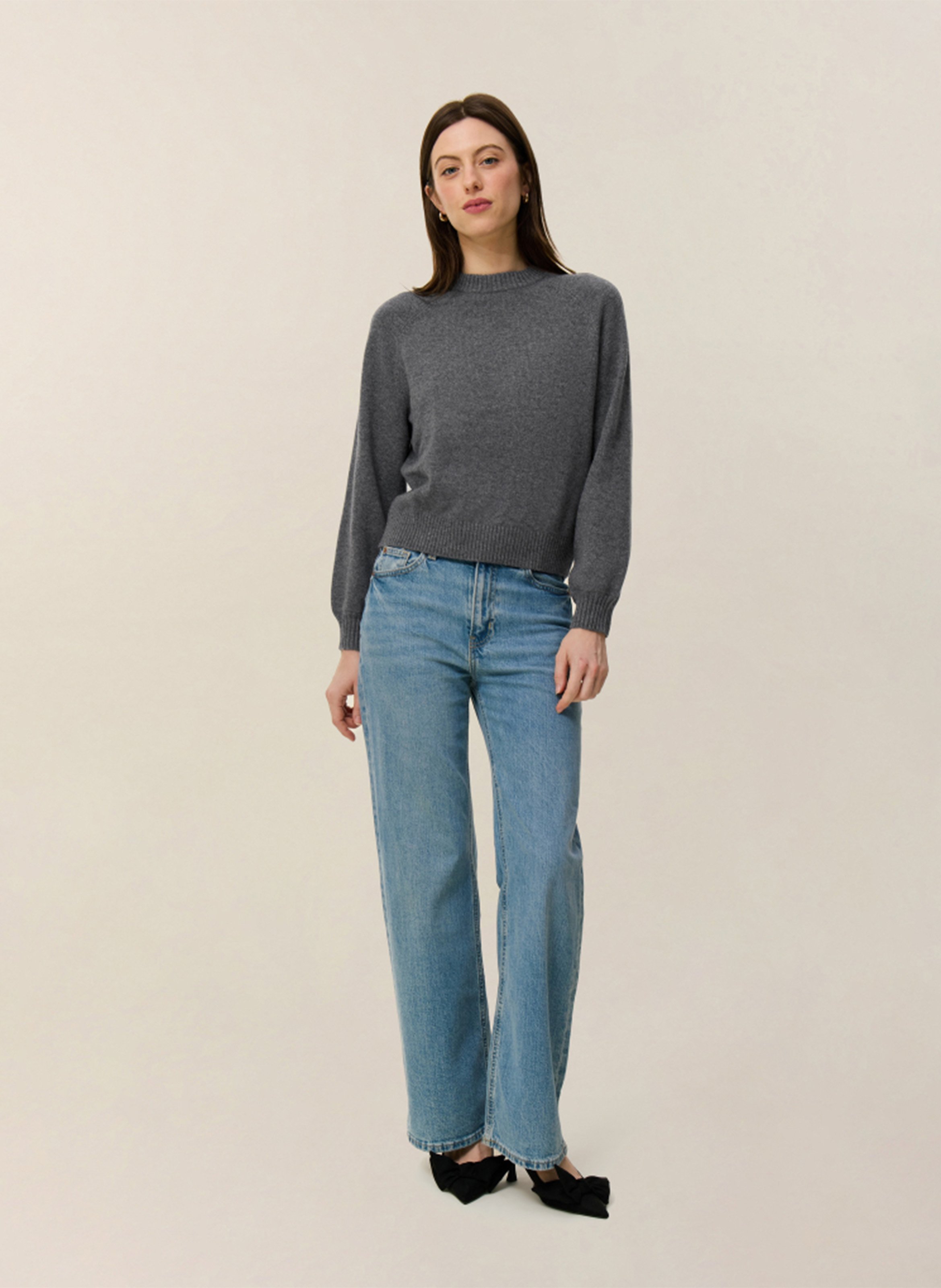 Straight cashmere sweater with round neck HIRCUS Silver