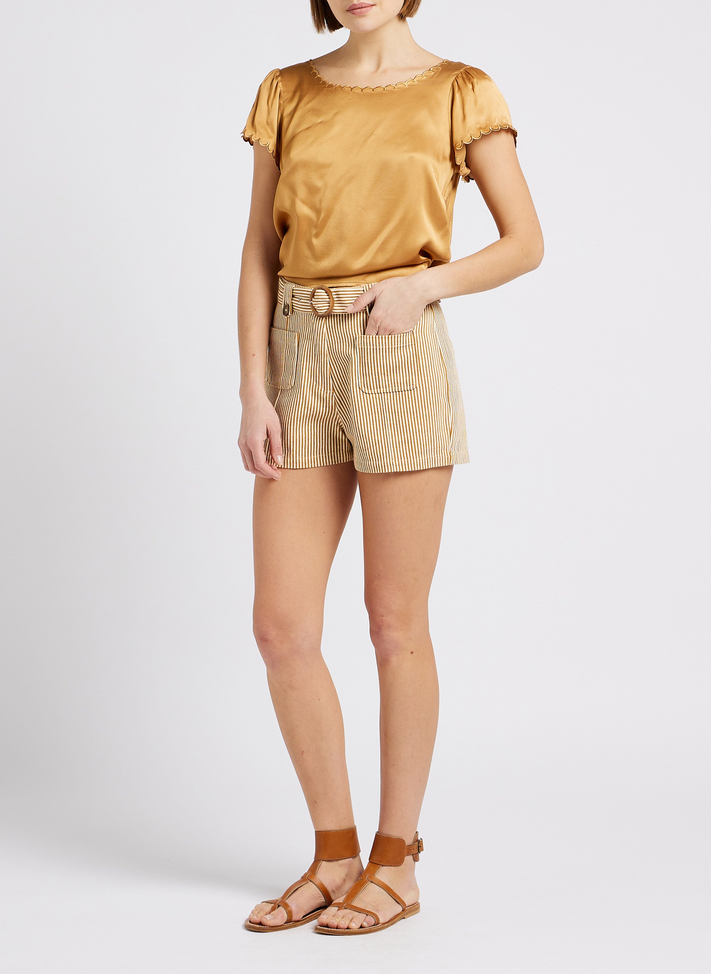 Rechte, gestreepte, katoenen short Beige