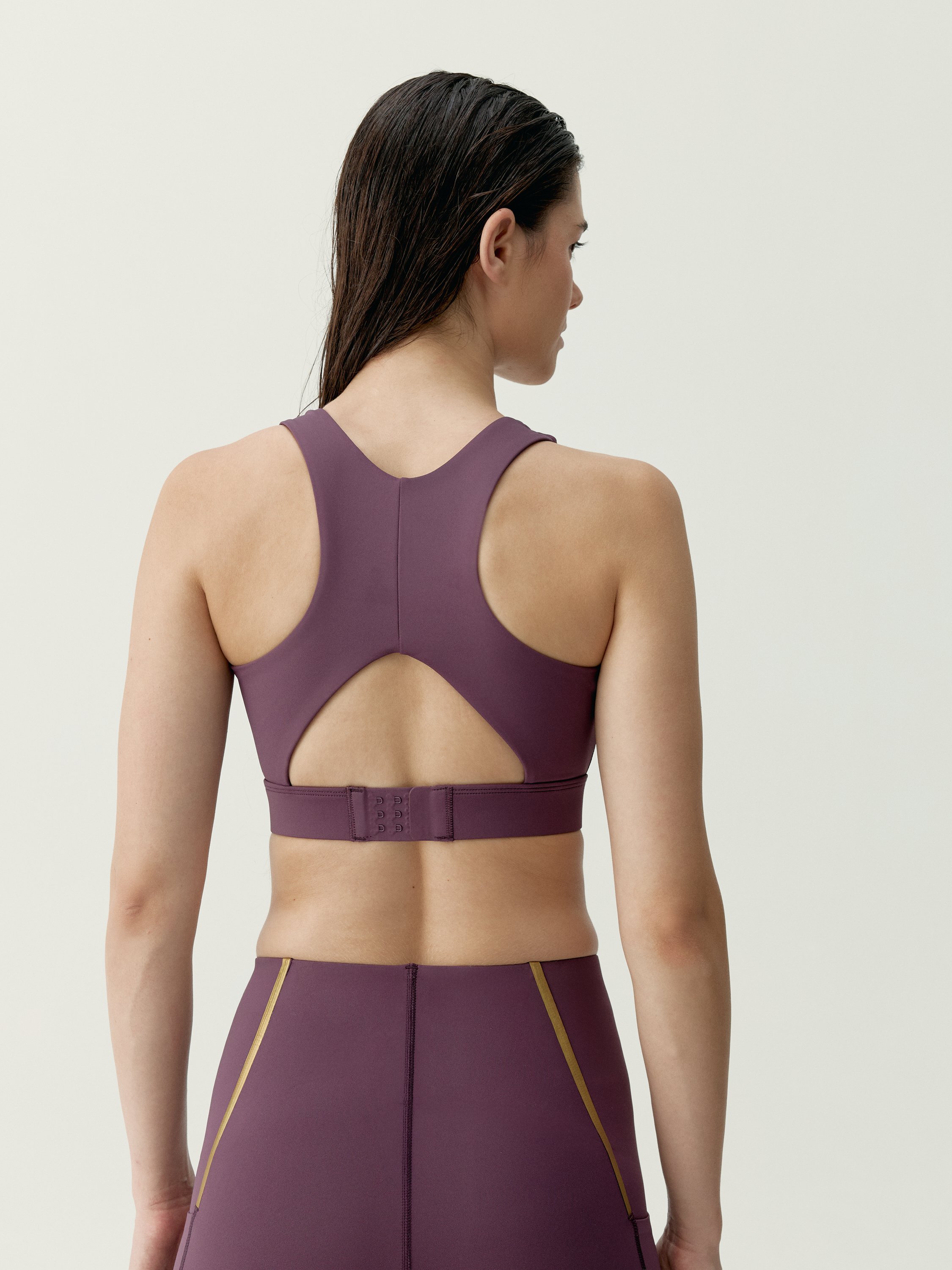 Women's sports bra with high support and shaping effect BORN Red