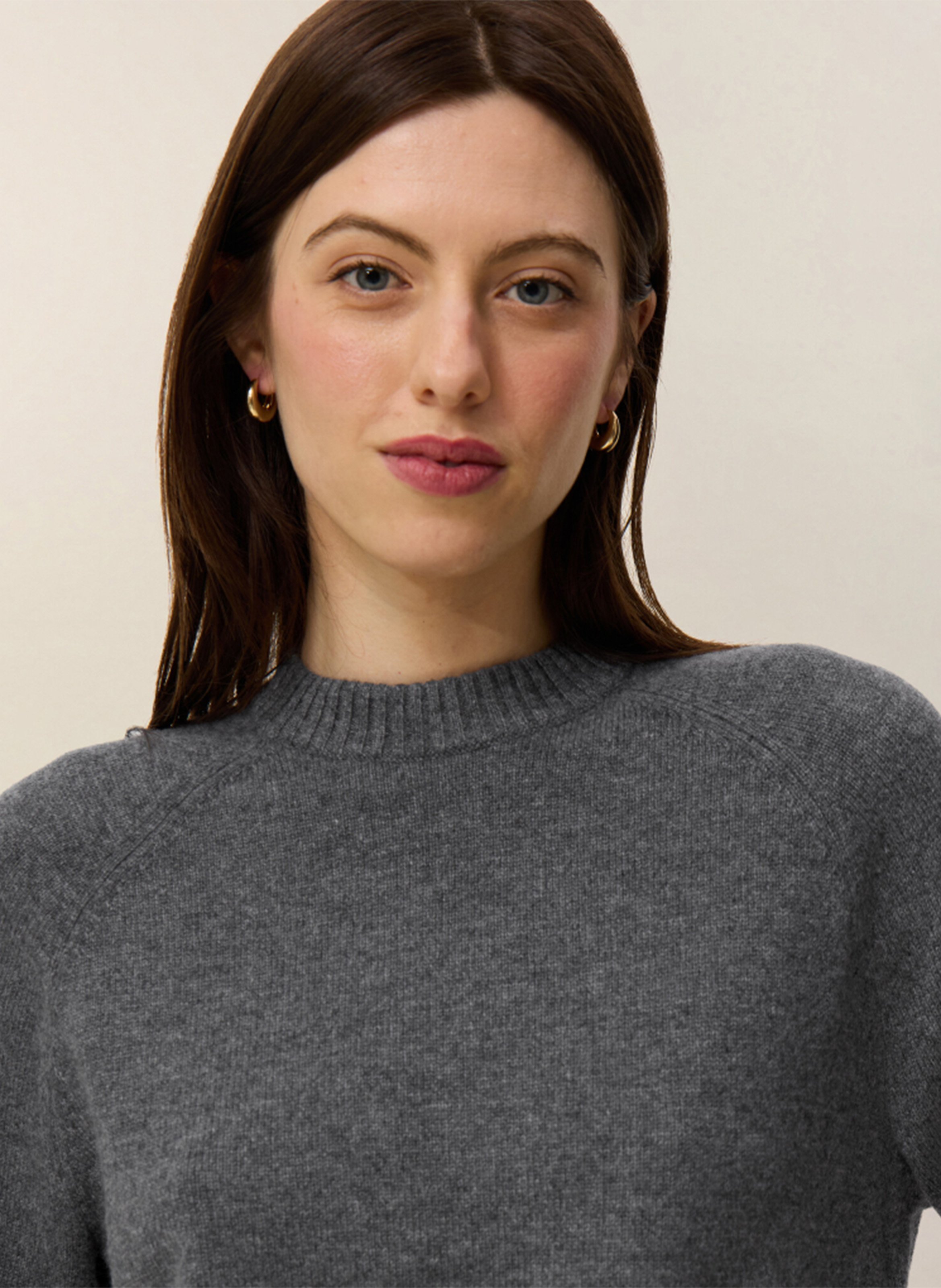 Straight cashmere sweater with round neck HIRCUS Silver