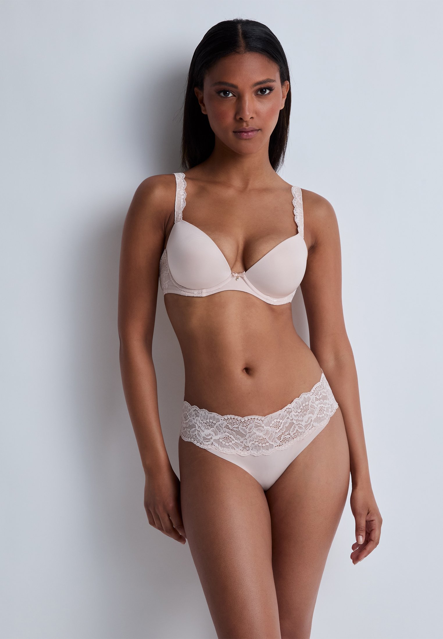 Amour Précieux Diamant black  push-up shell bra AUBADE Beige