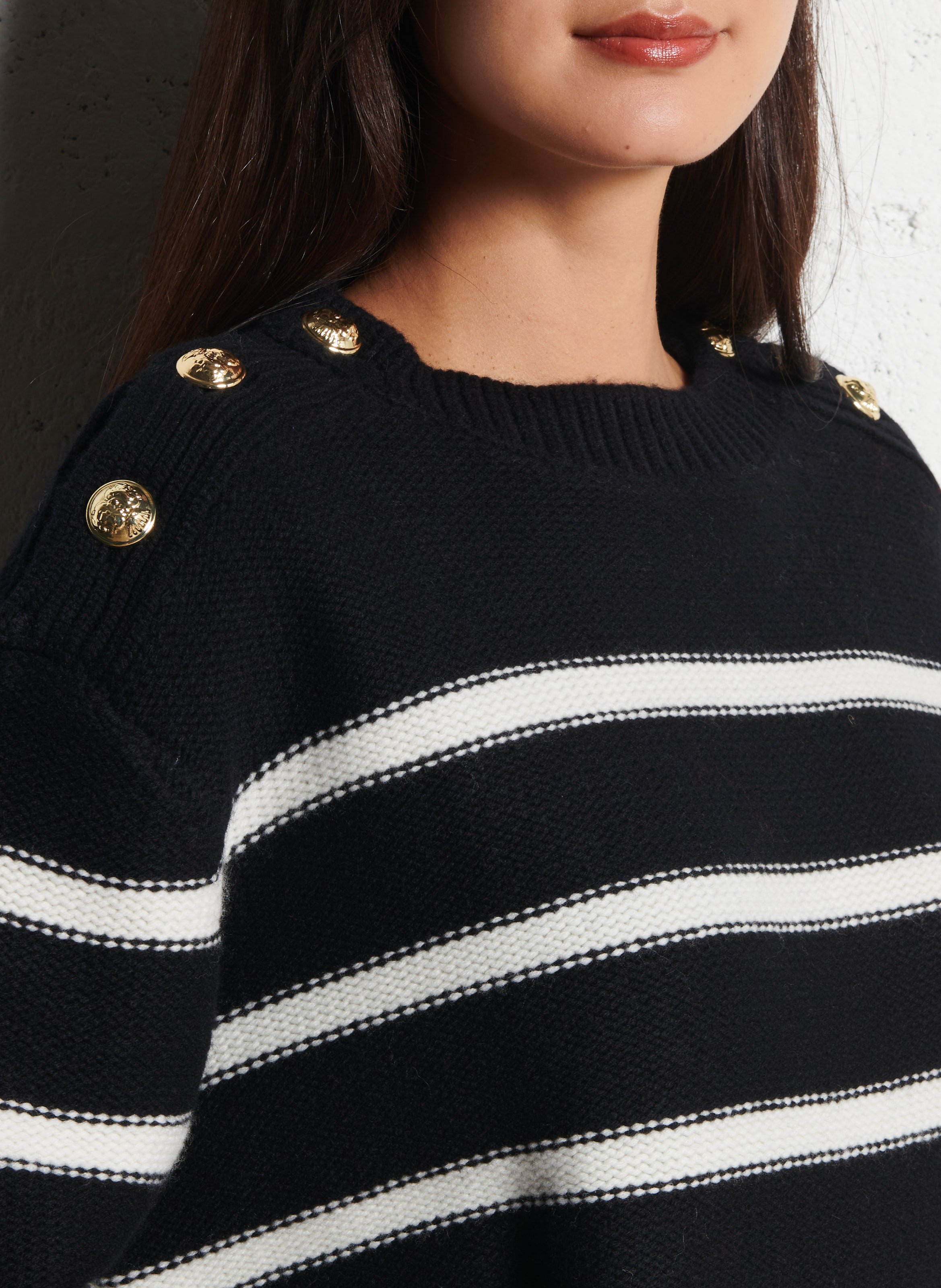 Weiter Rundhalsausschnitt-Pullover mit Streifen aus Merinowolle BERENICE Schwarz