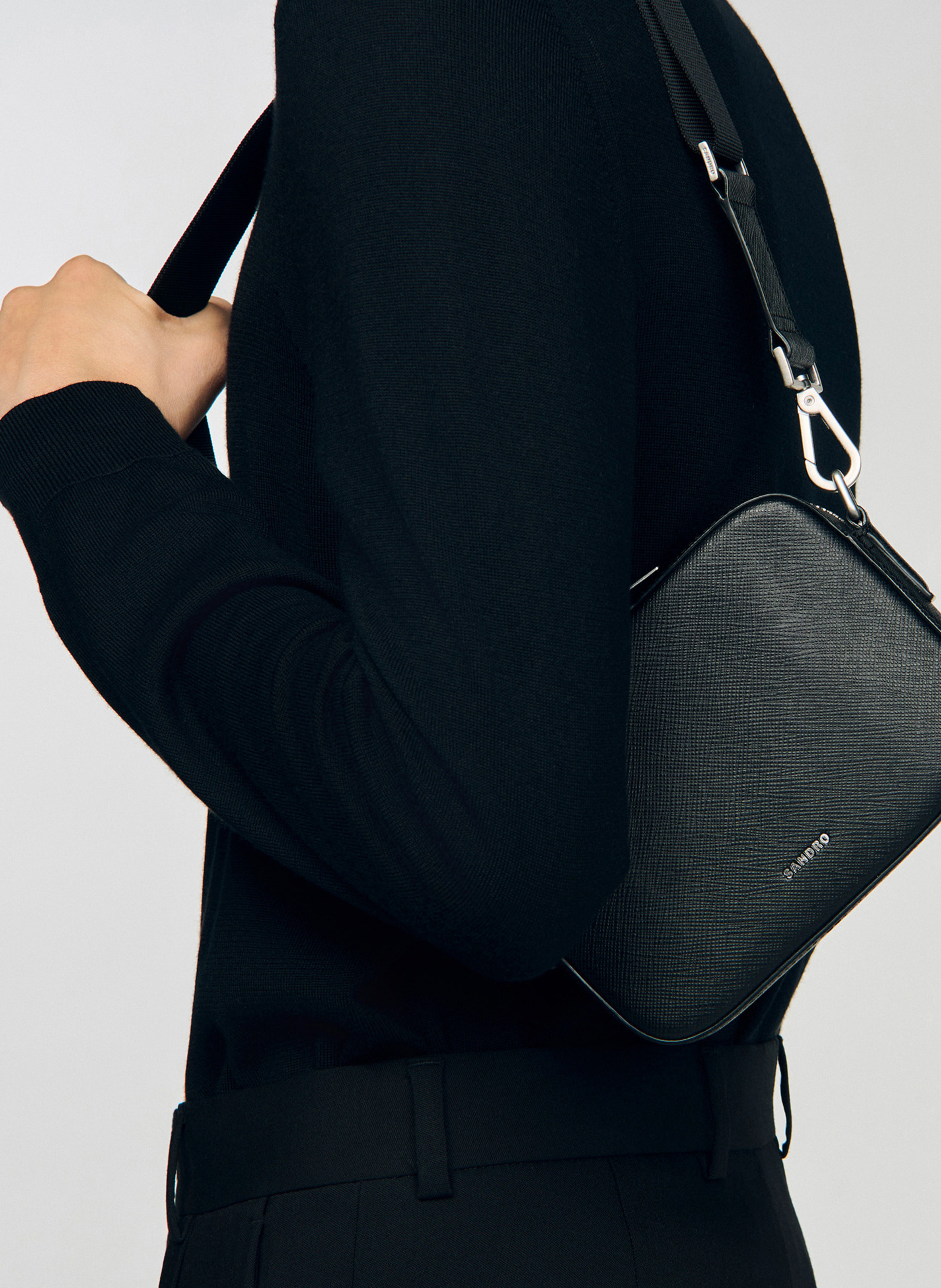 Schoudertas van gerecycled leer SANDRO Zwart