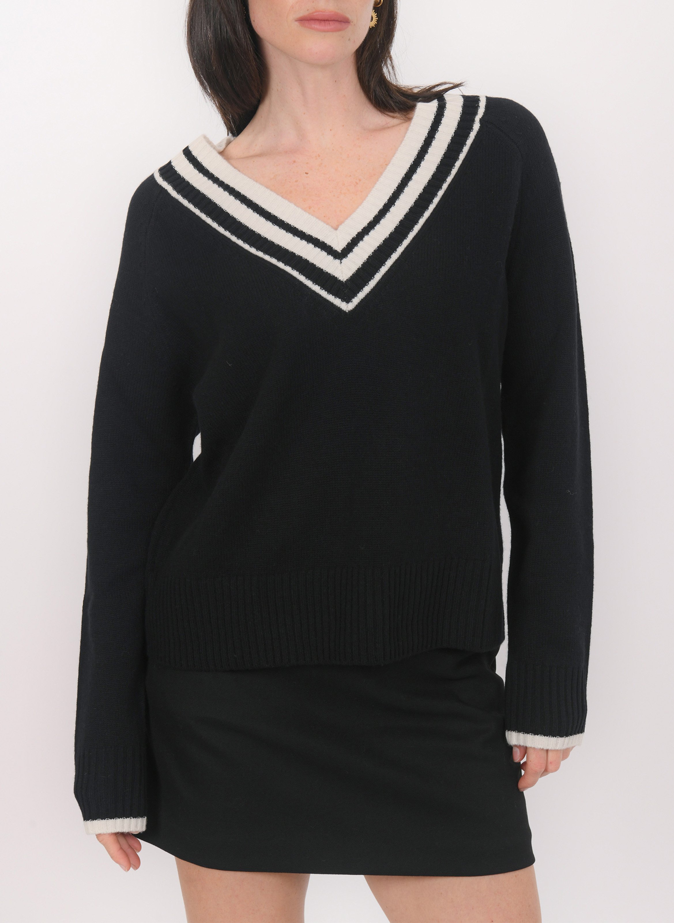 Pull oversize col V en laine et cachemire KOOKAI Noir
