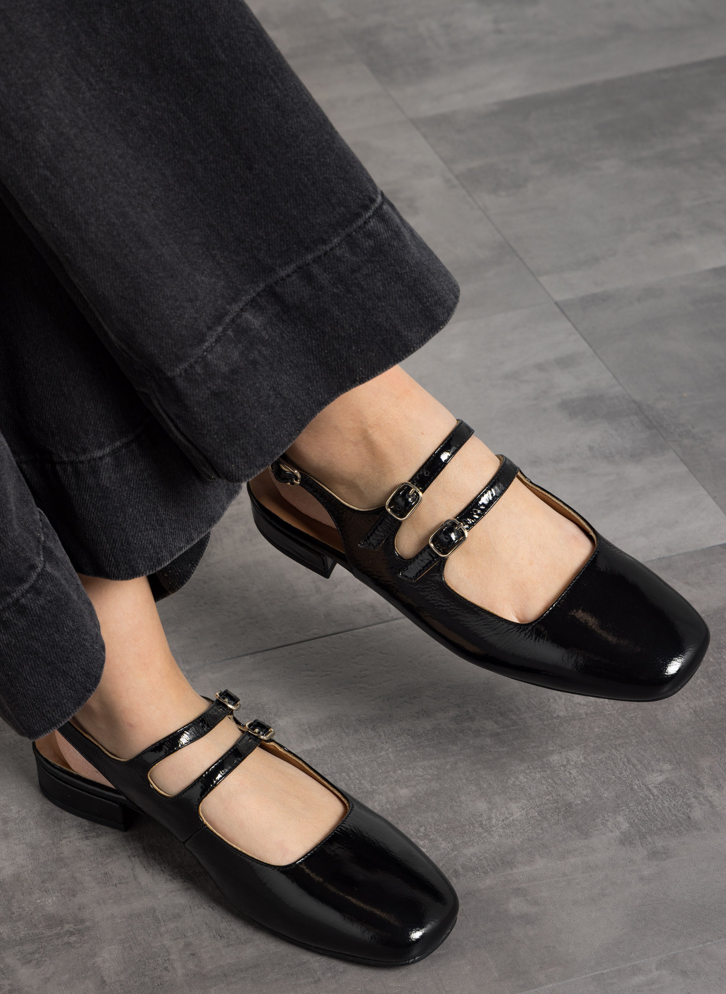 Leather mid-calf boots with pointed toe Black