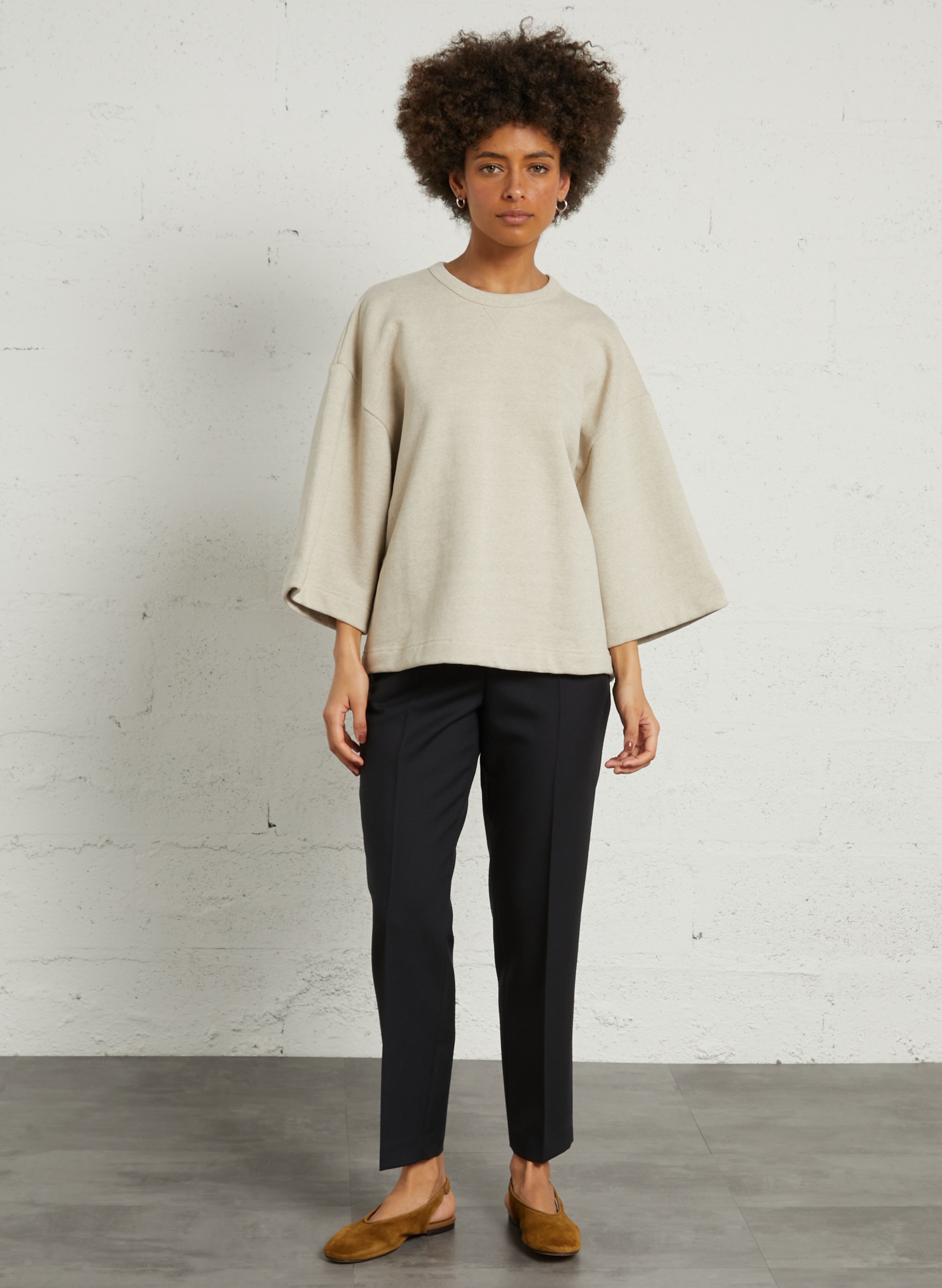 Oversized ronde hals sweatshirt van katoen en linnen. SOEUR Beige