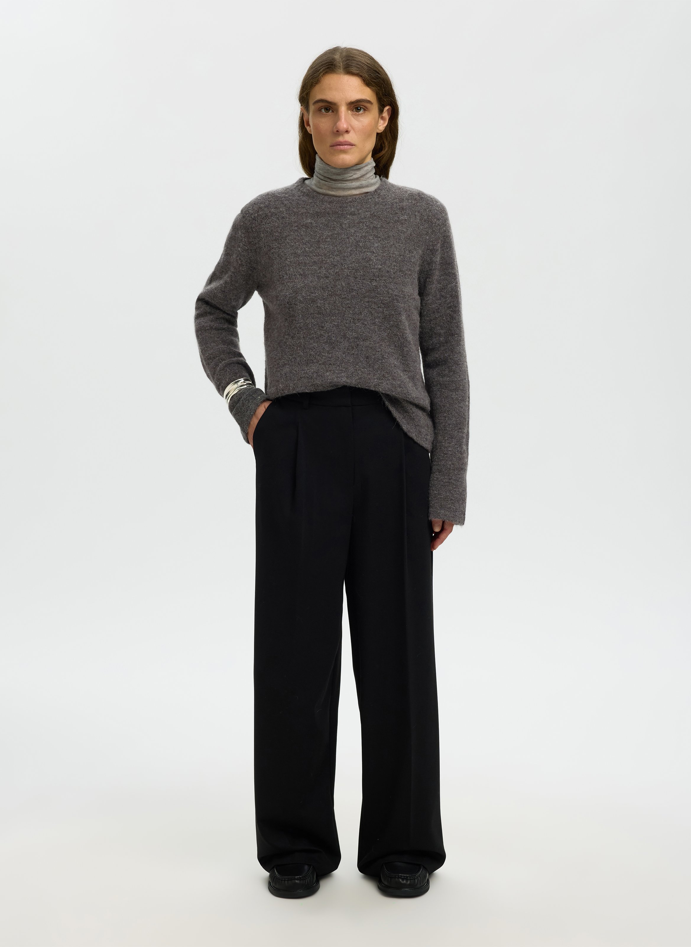 Pull droit uni col rond SELECTED Gris