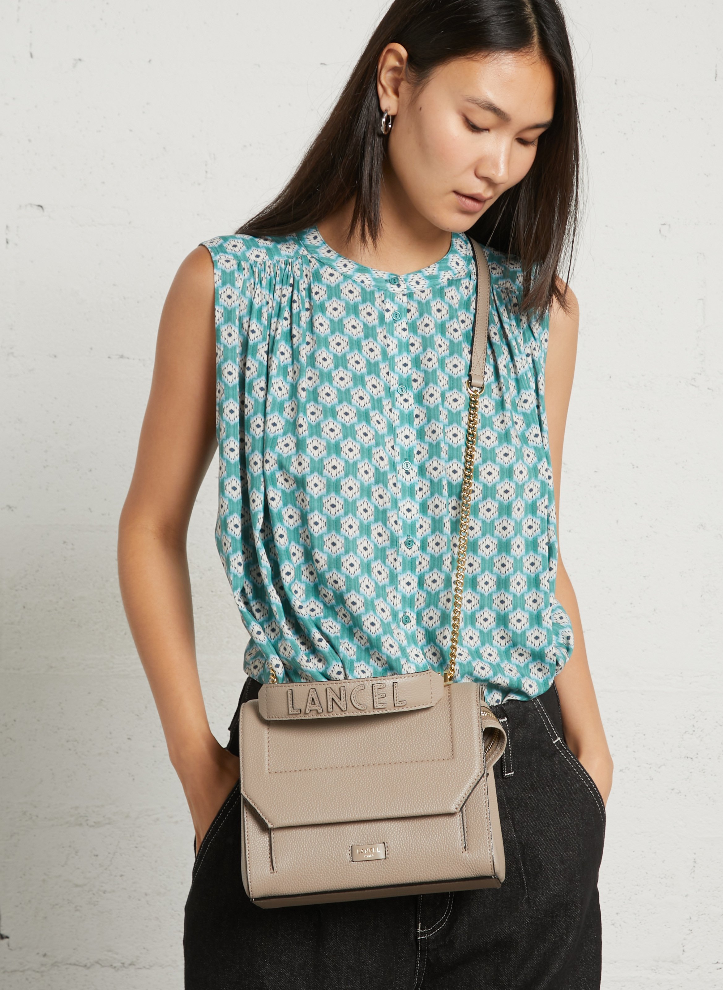 Sac à rabat en cuir grainé LANCEL Beige