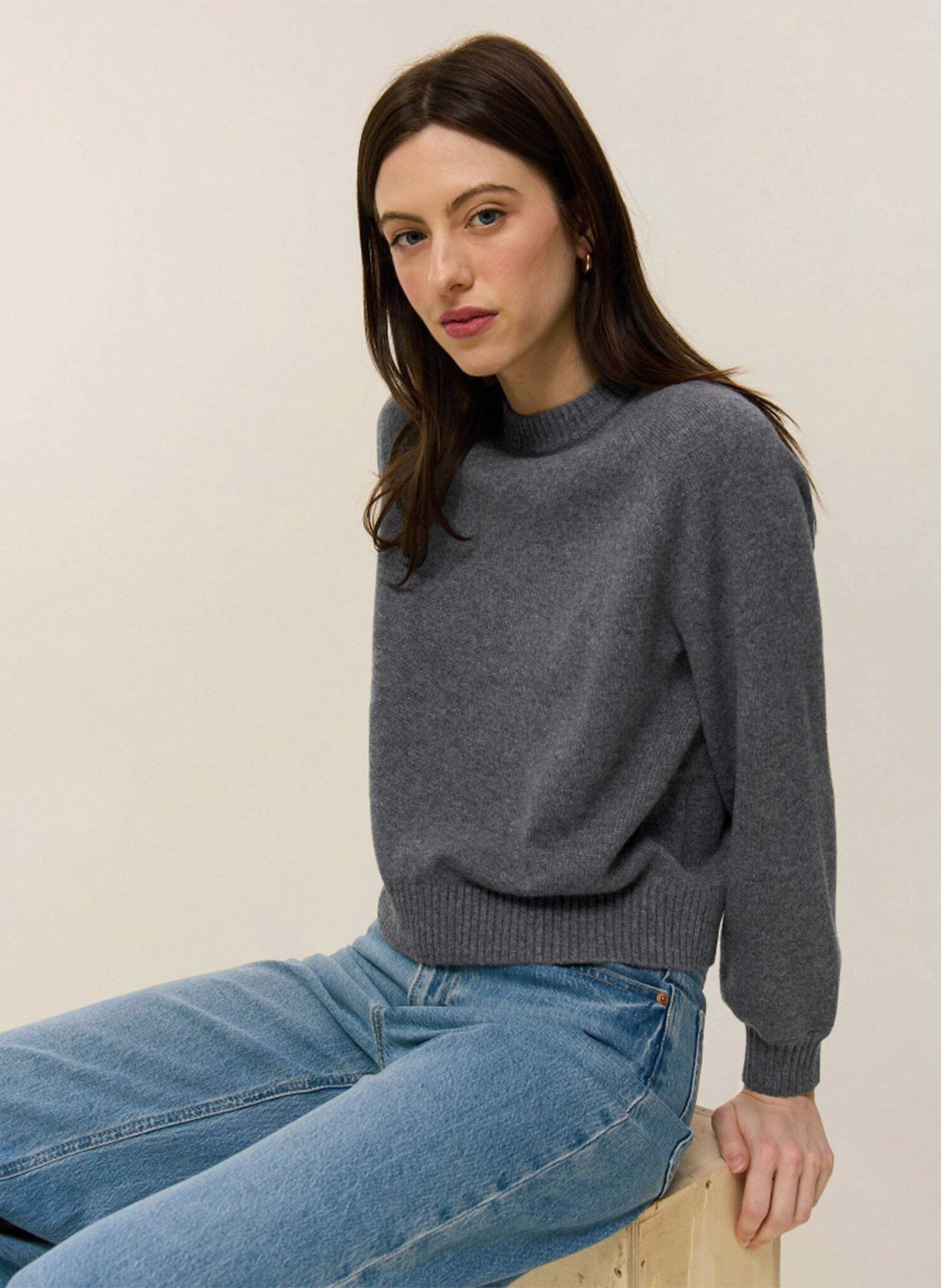 Straight cashmere sweater with round neck HIRCUS Silver