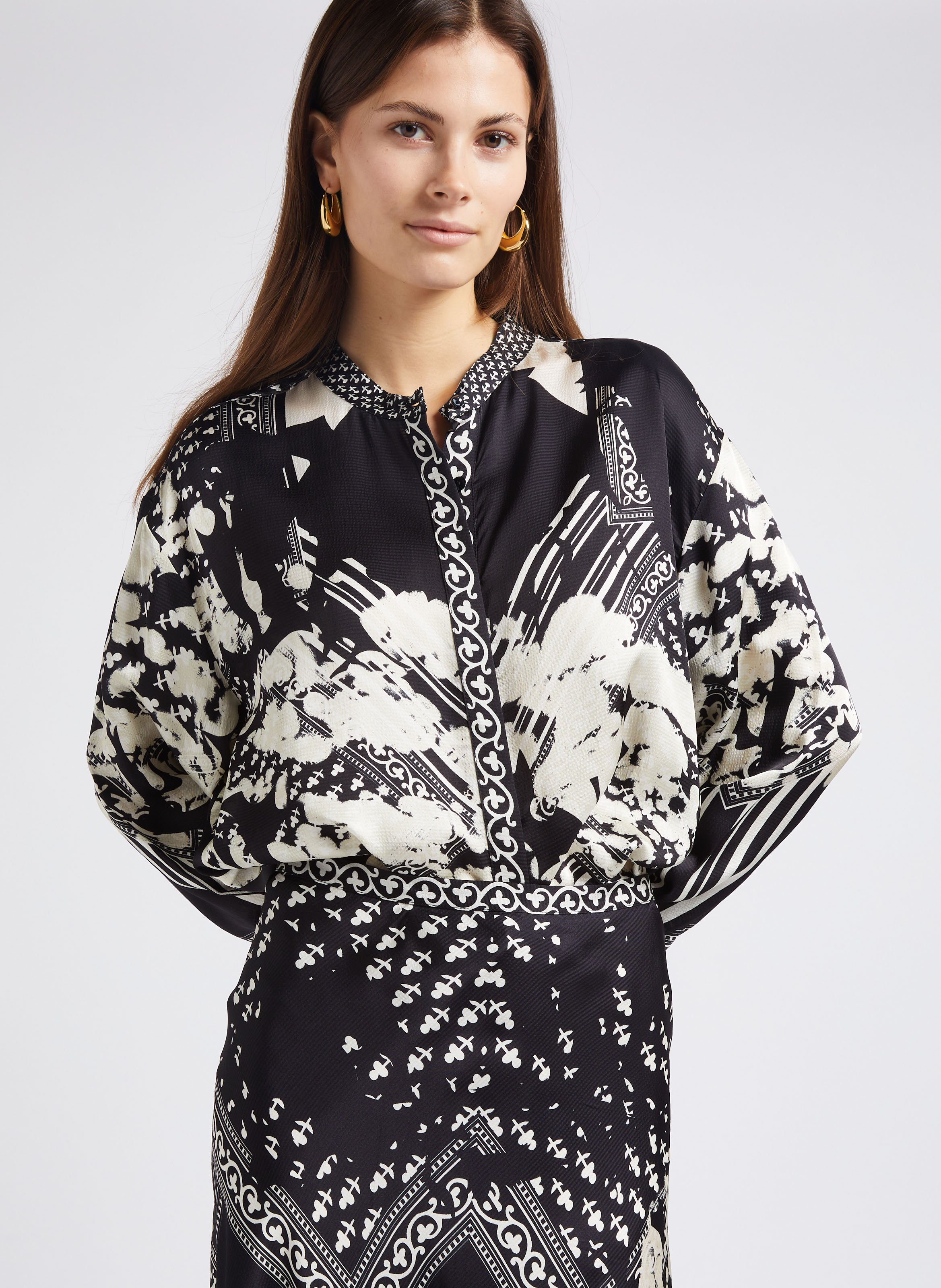 Loose-fit graphic print round-neck shirt MES DEMOISELLES Black