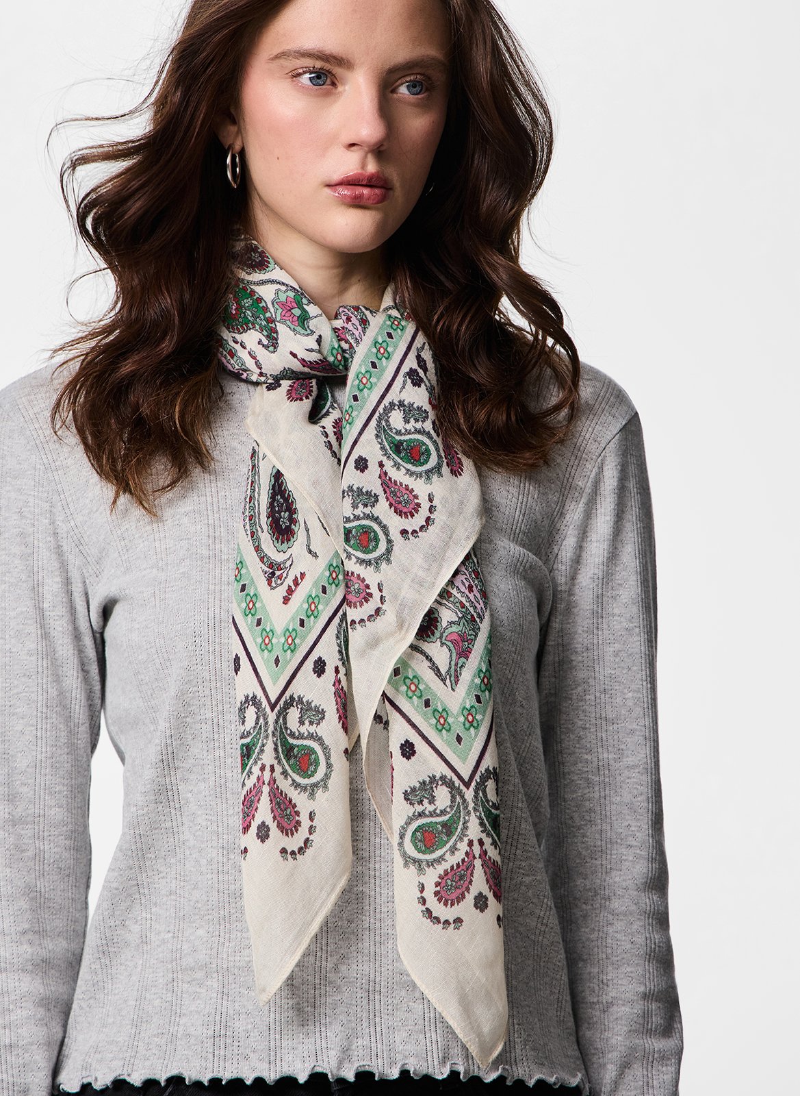 - 86 x 182 cm. PIECES Beige