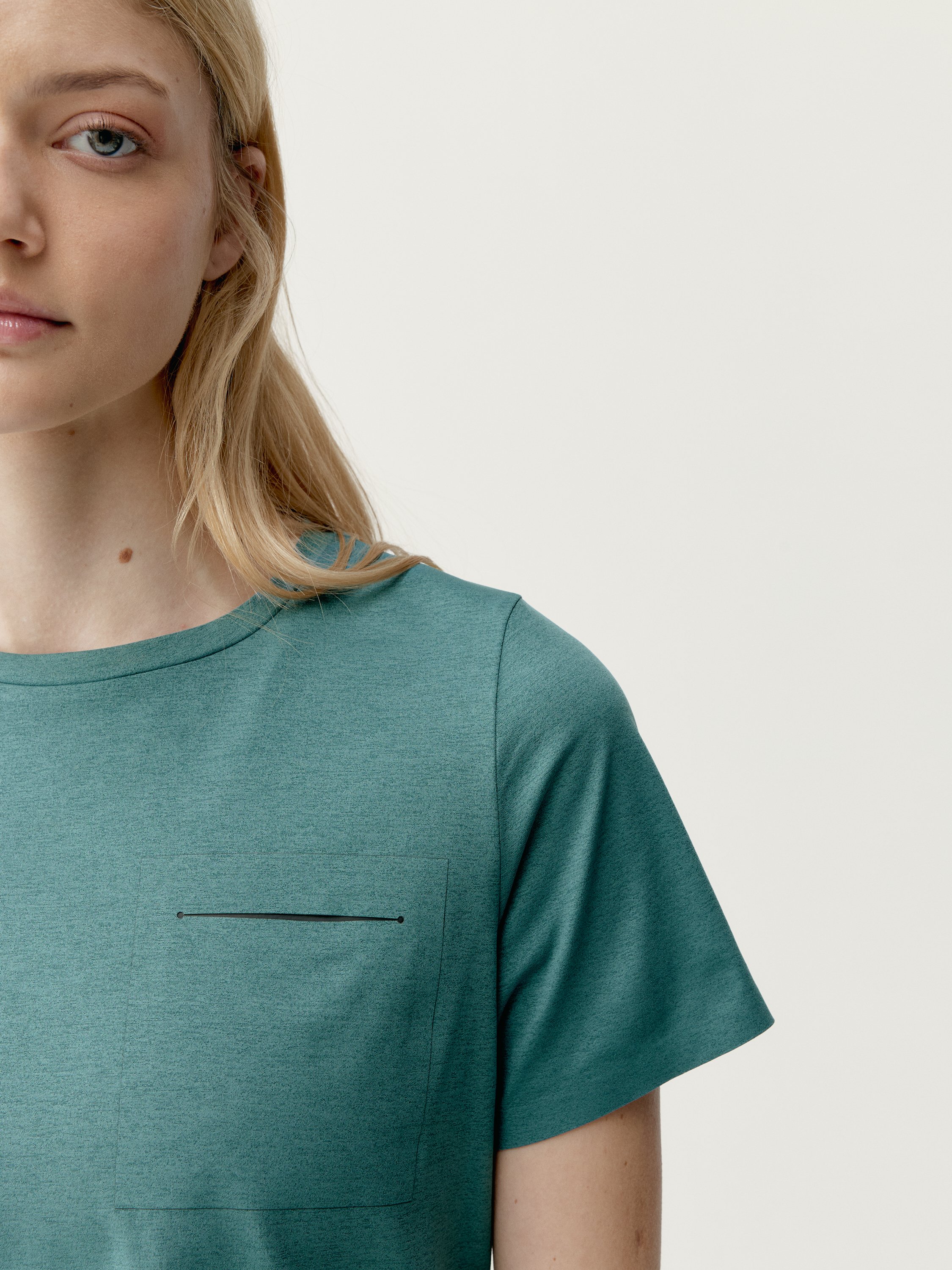 T-shirt de sport performance manches courtes rosella BORN Bleu