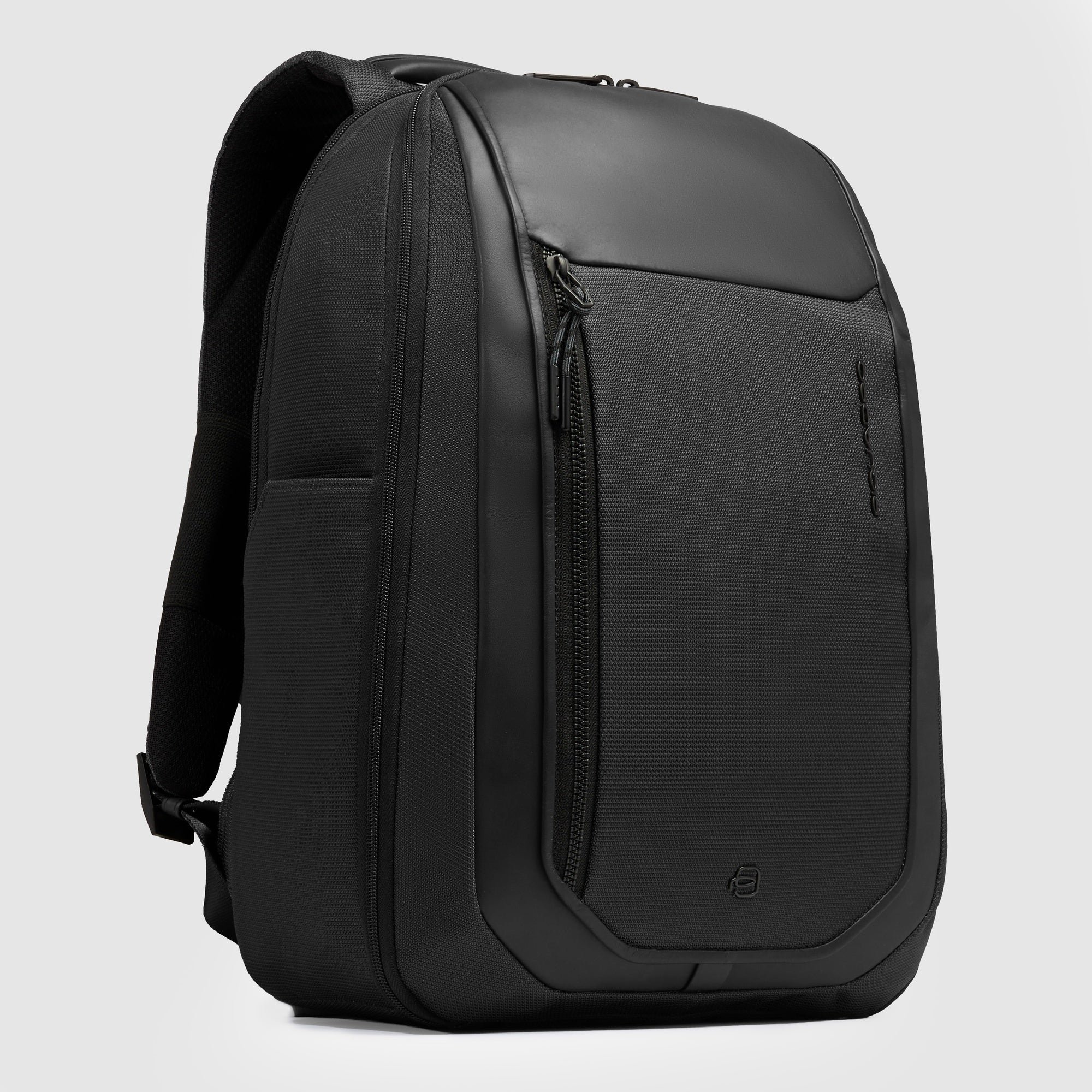 Travel laptop backpack for 15.6" computer PIQUADRO Black