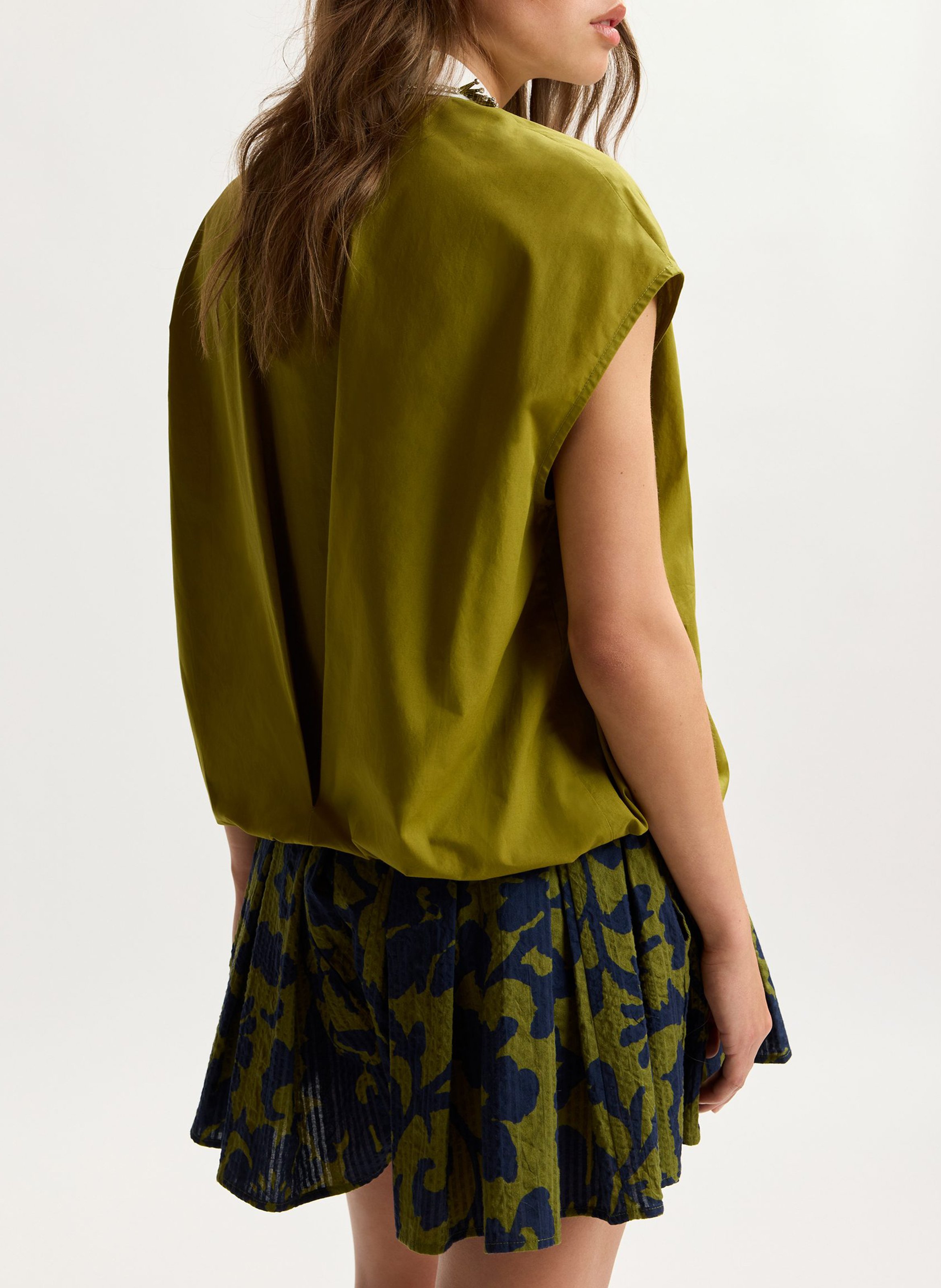 Boxy-Shirt mit Strasskragen ESSENTIEL ANTWERP Grun