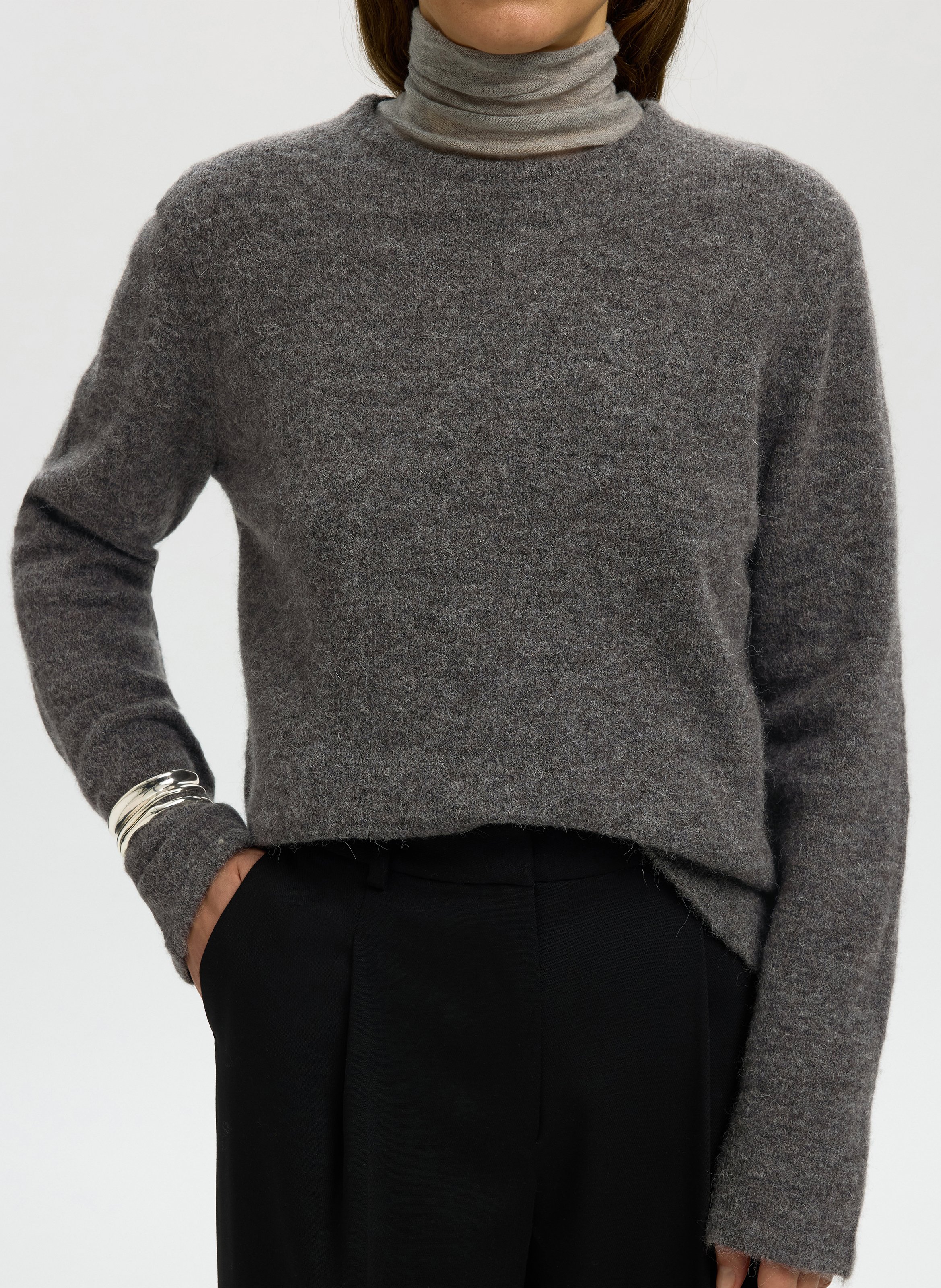 Pull droit uni col rond SELECTED Gris