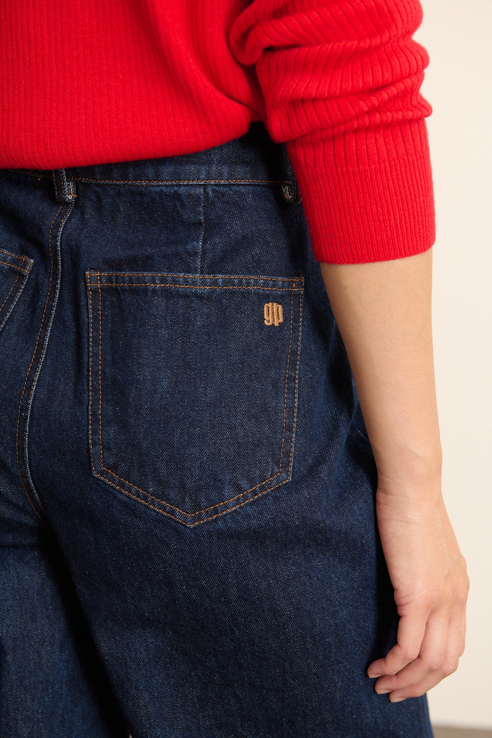 - Straight-leg jeans
- 5 pockets
- Straight cut
- Faded effect GARANCE PARIS Blue