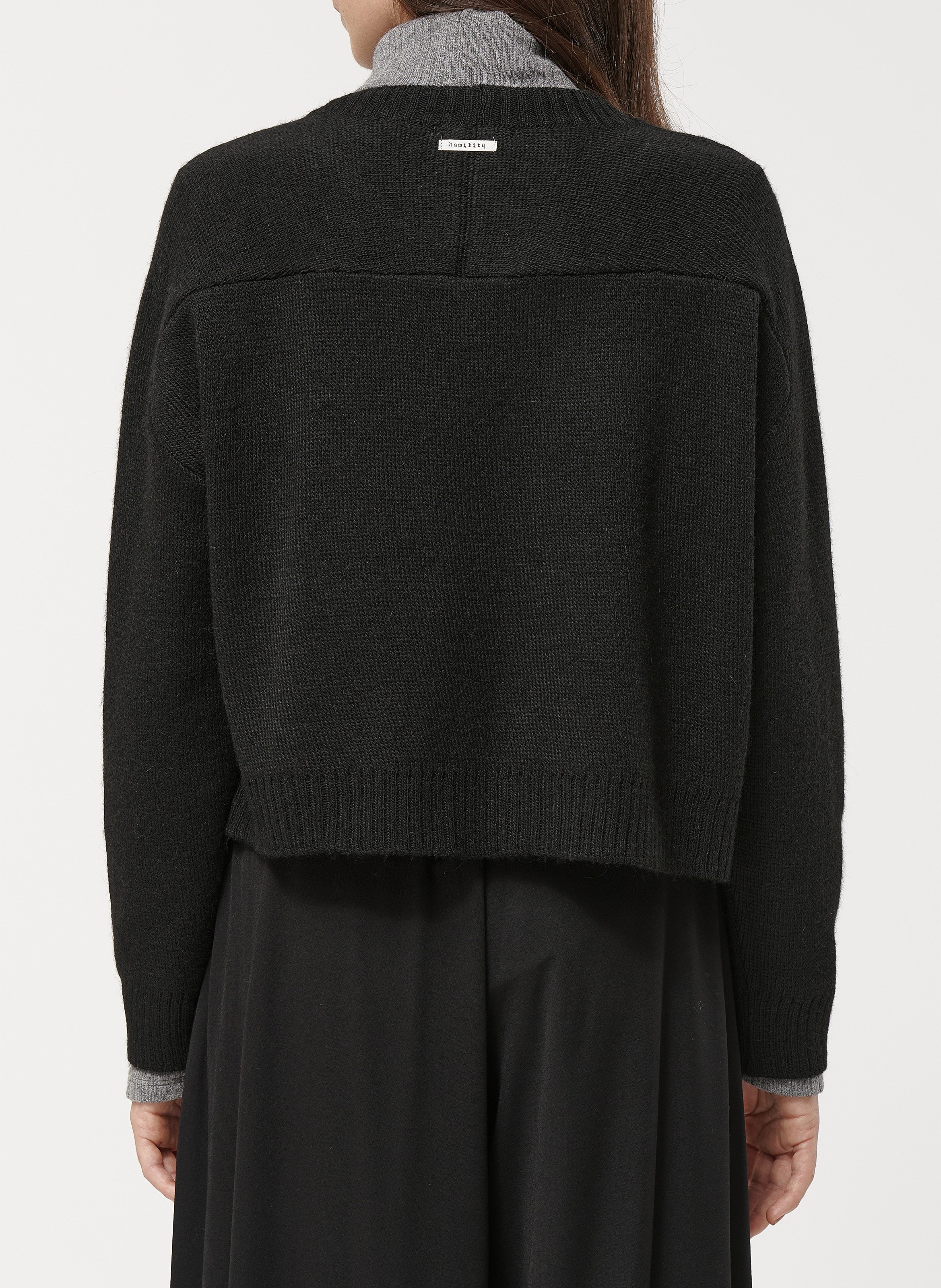 Suéter holgado liso con bolsillos. HUMILITY Negro