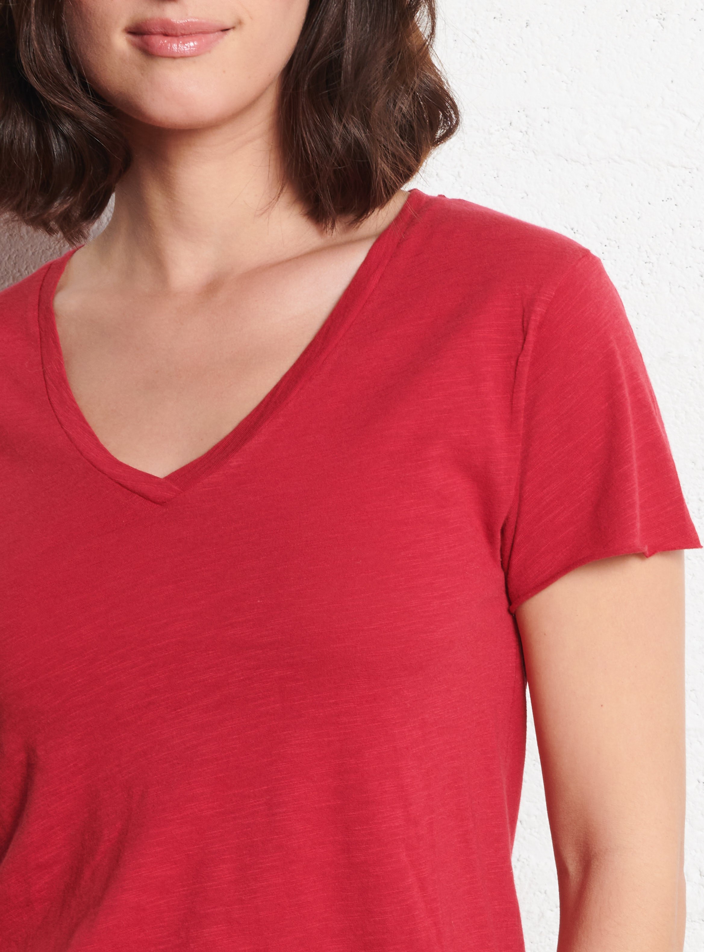 Recht T-shirt met V-hals | katoenblend AMERICAN VINTAGE Rood
