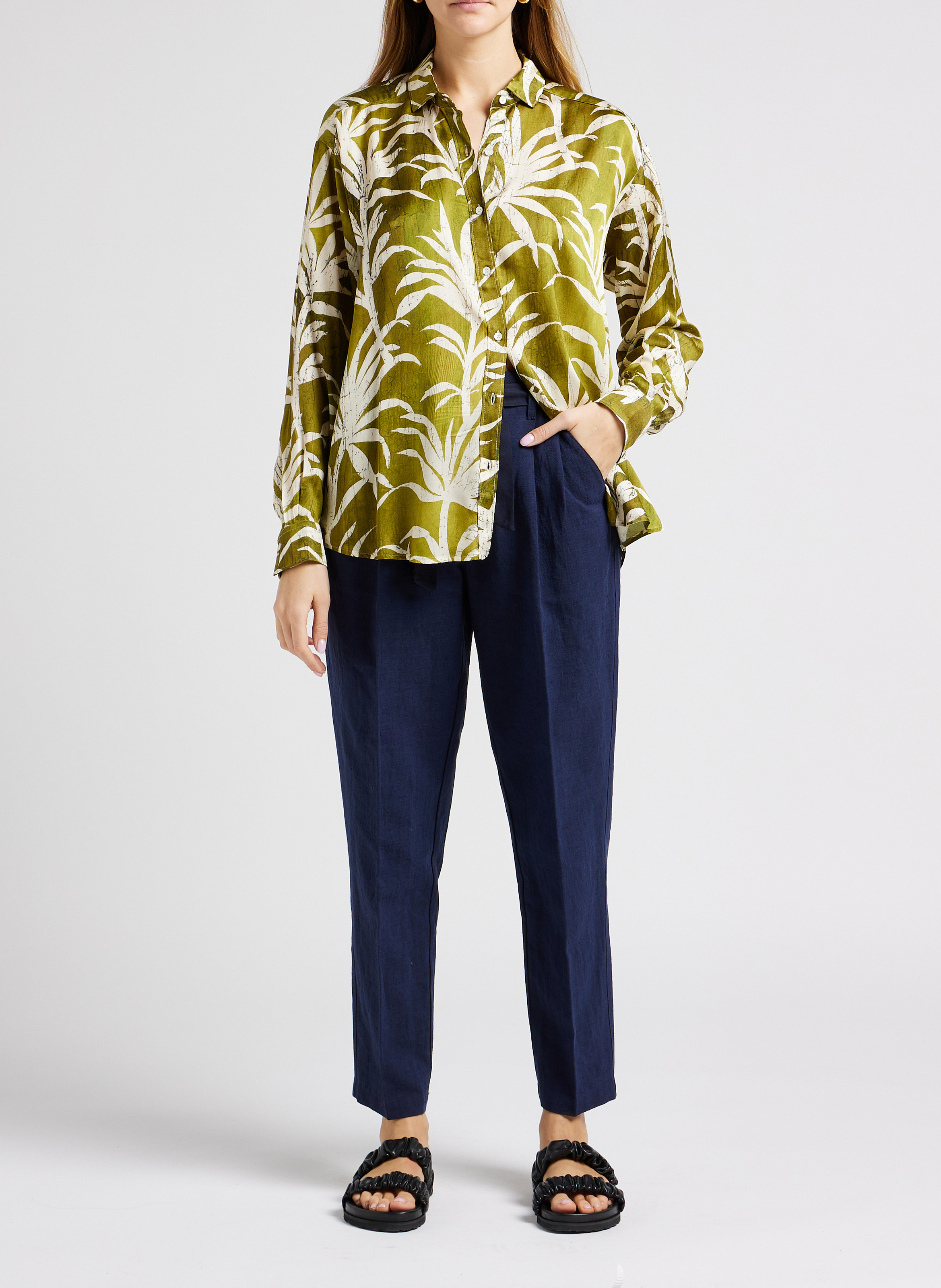 Loose-fit shirt with classic collar HARTFORD Khaki