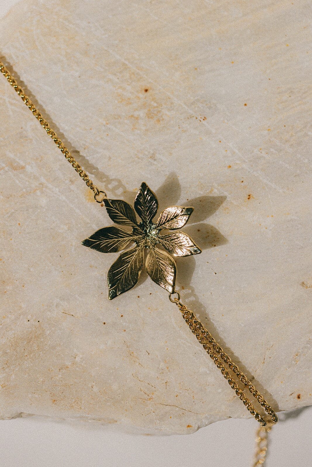 Silver plated flower bracelet Golden