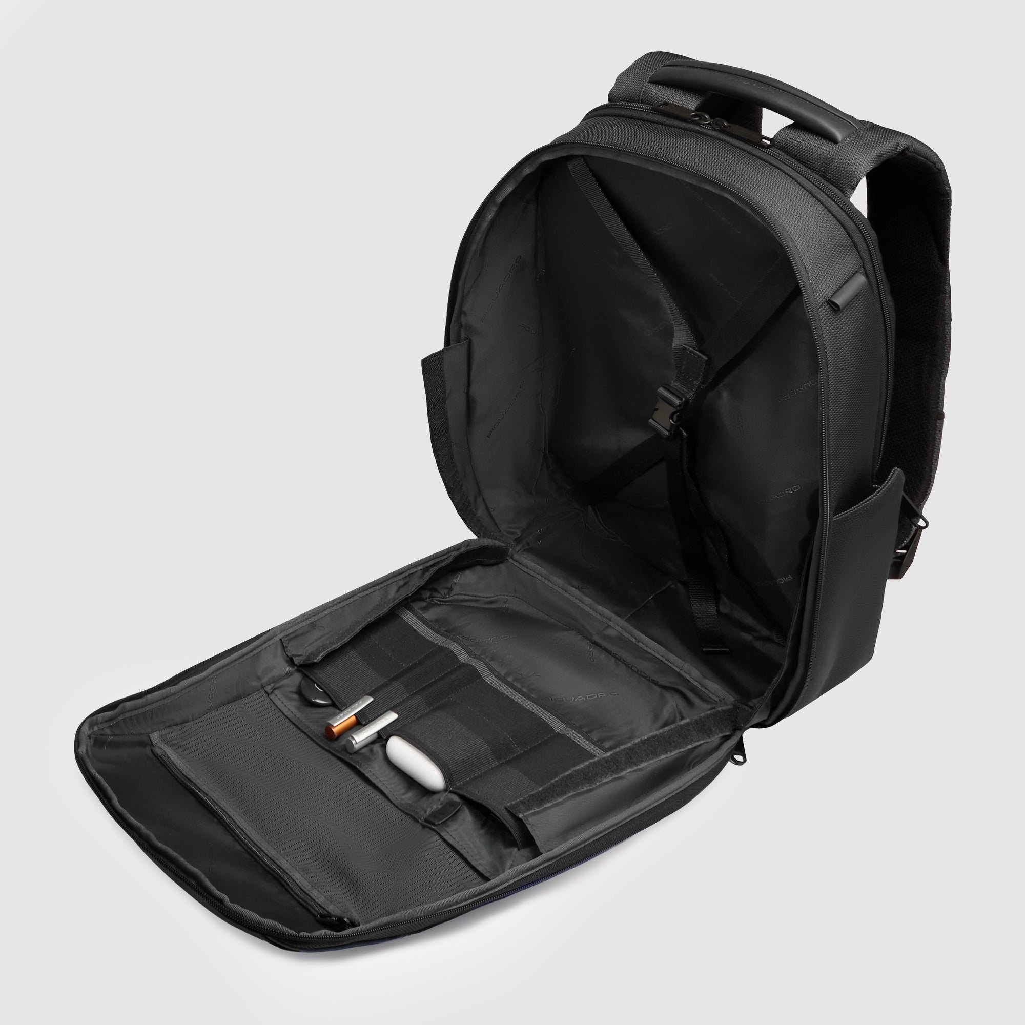 Travel laptop backpack for 15.6" computer PIQUADRO Black