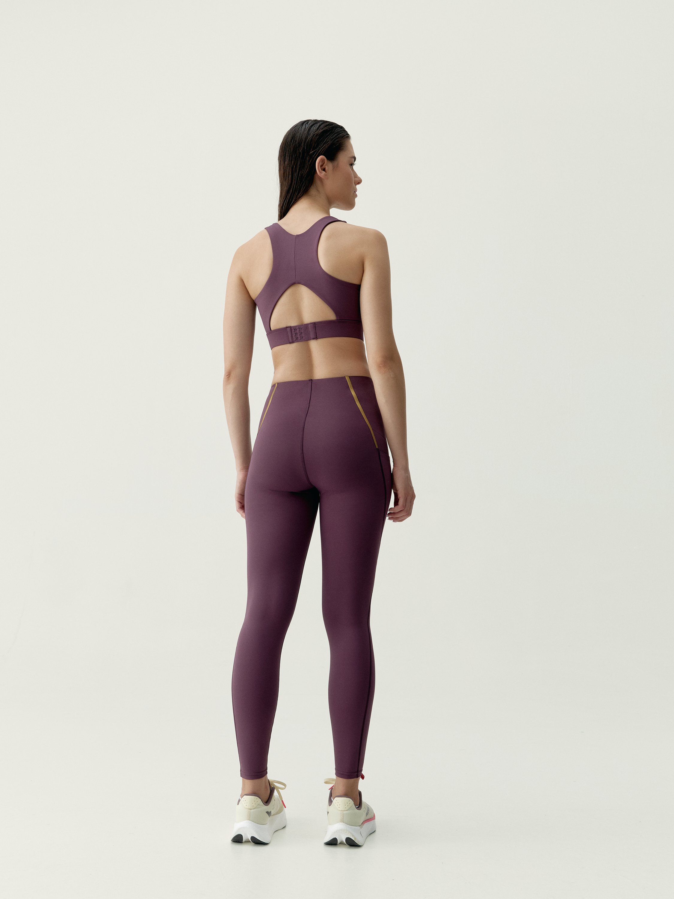 Women's sports bra with high support and shaping effect BORN Red