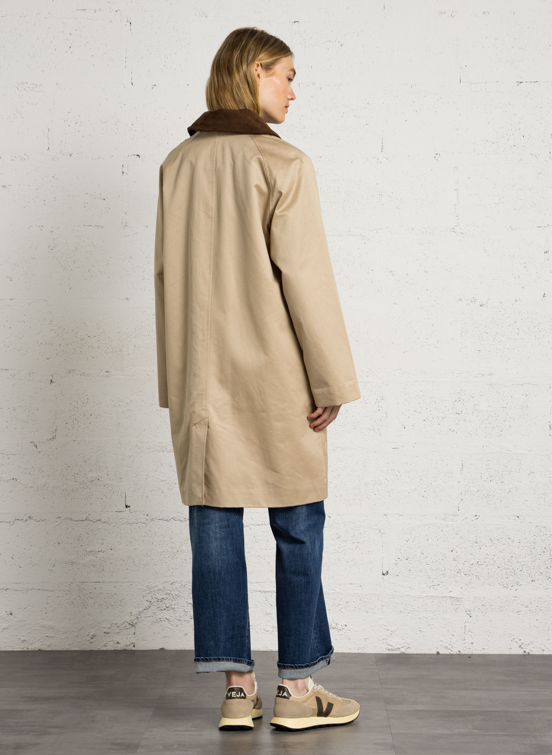 Lage sneakers van twee materialen VEJA Beige