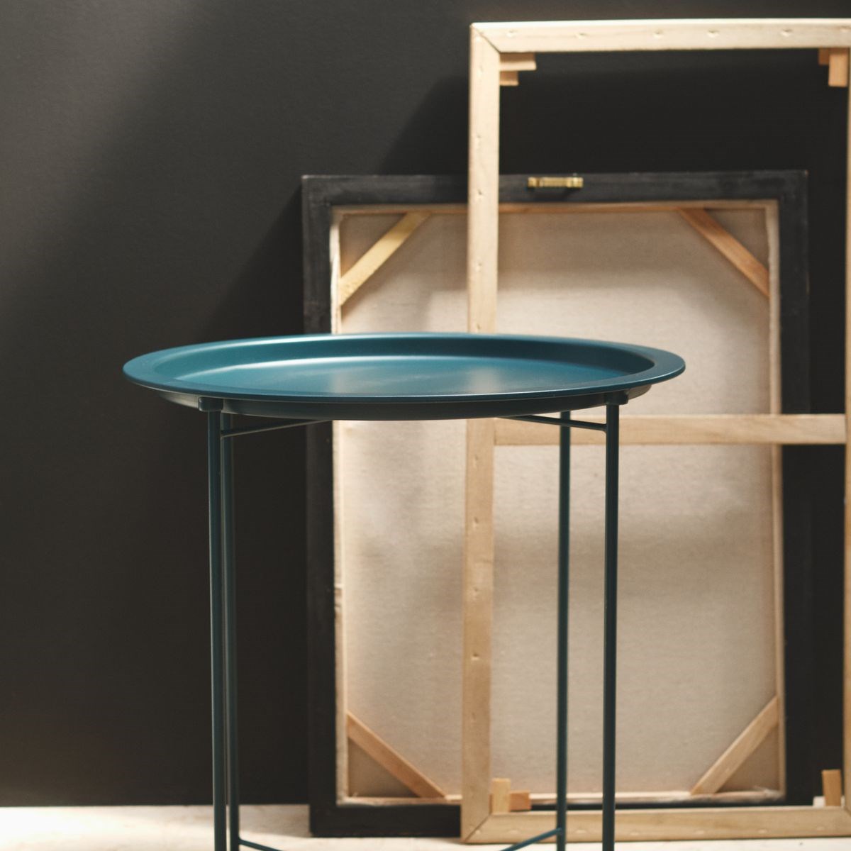 Round metal end table FACTORY Blue