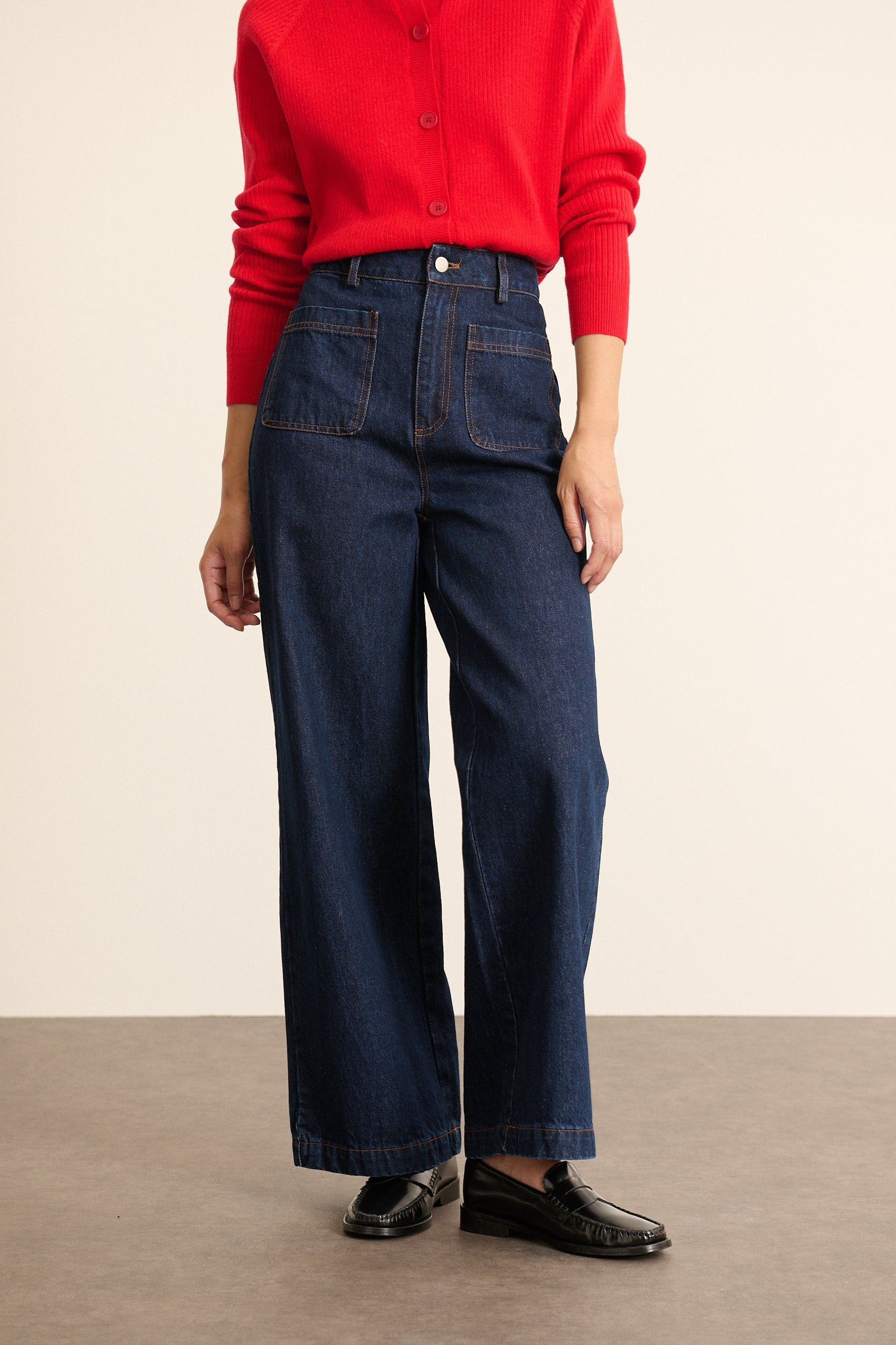 - Straight-leg jeans
- 5 pockets
- Straight cut
- Faded effect GARANCE PARIS Blue