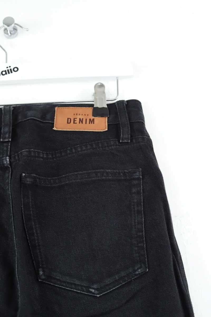 - Straight-leg jeans
- 5 pockets
- Straight cut
- Faded effect SEZANE - Seconde main Black