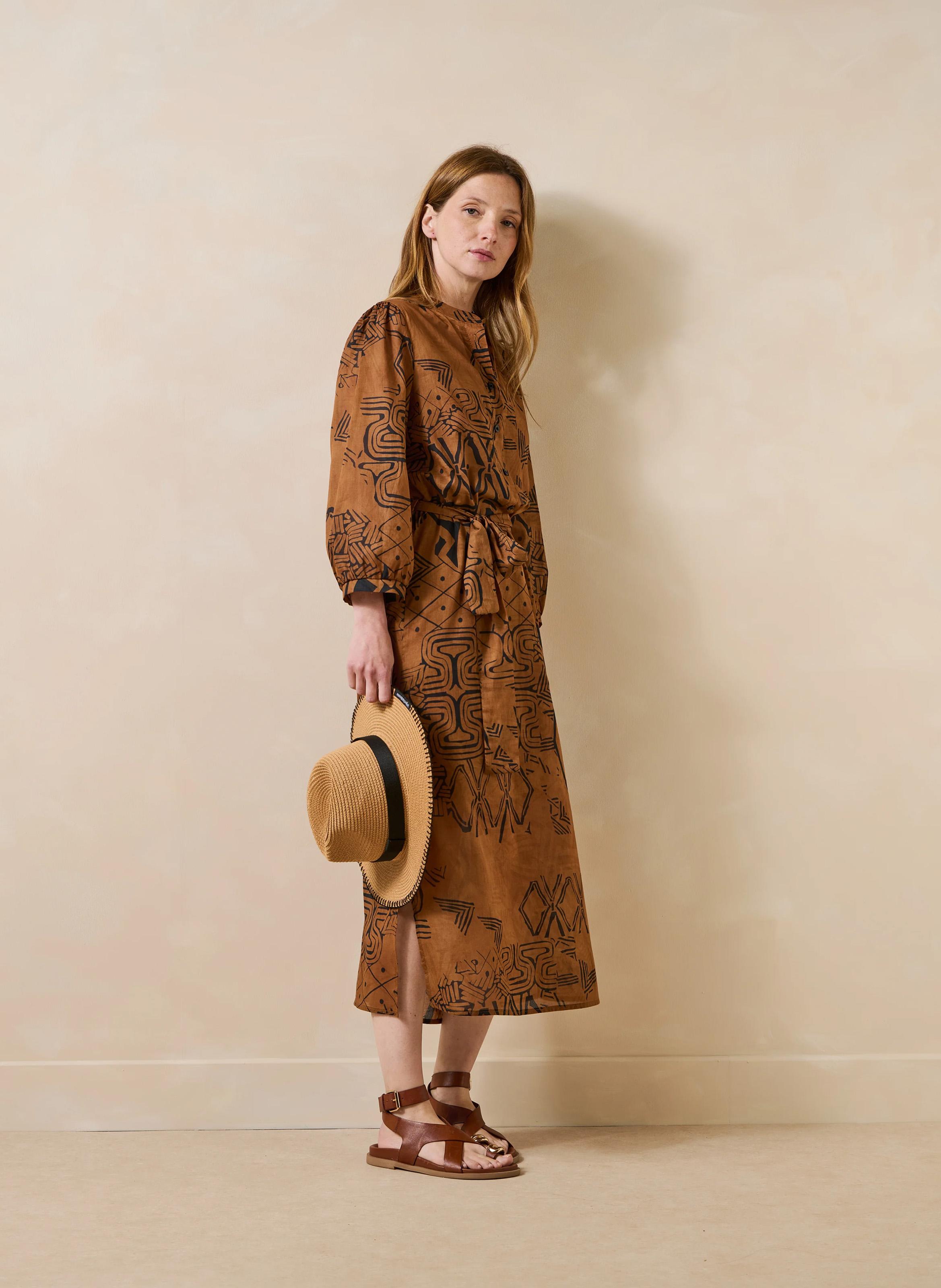Midi-Kleid mit Mao-Kragen aus Baumwolle LA FEE MARABOUTEE Braun