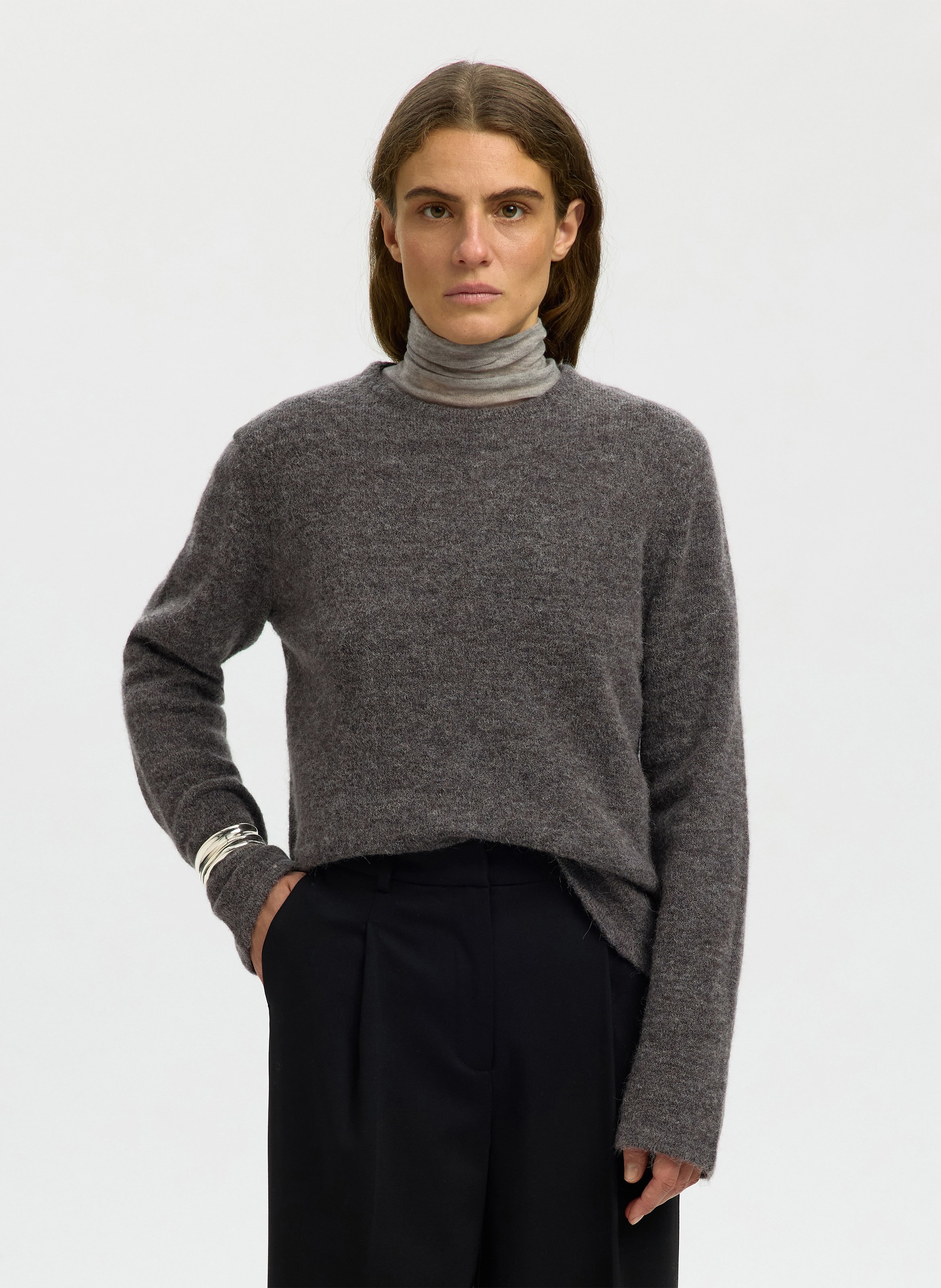 Pull droit uni col rond SELECTED Gris