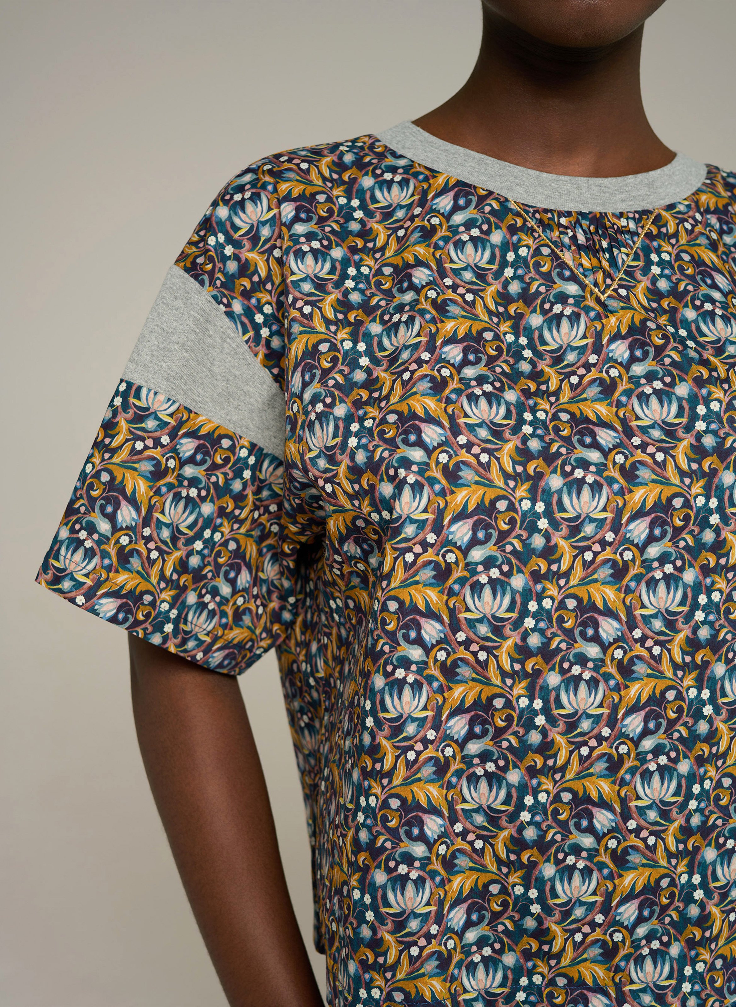Bluse mit rundem Ausschnitt, geradem Schnitt und Blumenmuster aus Baumwolle COTELAC Blau