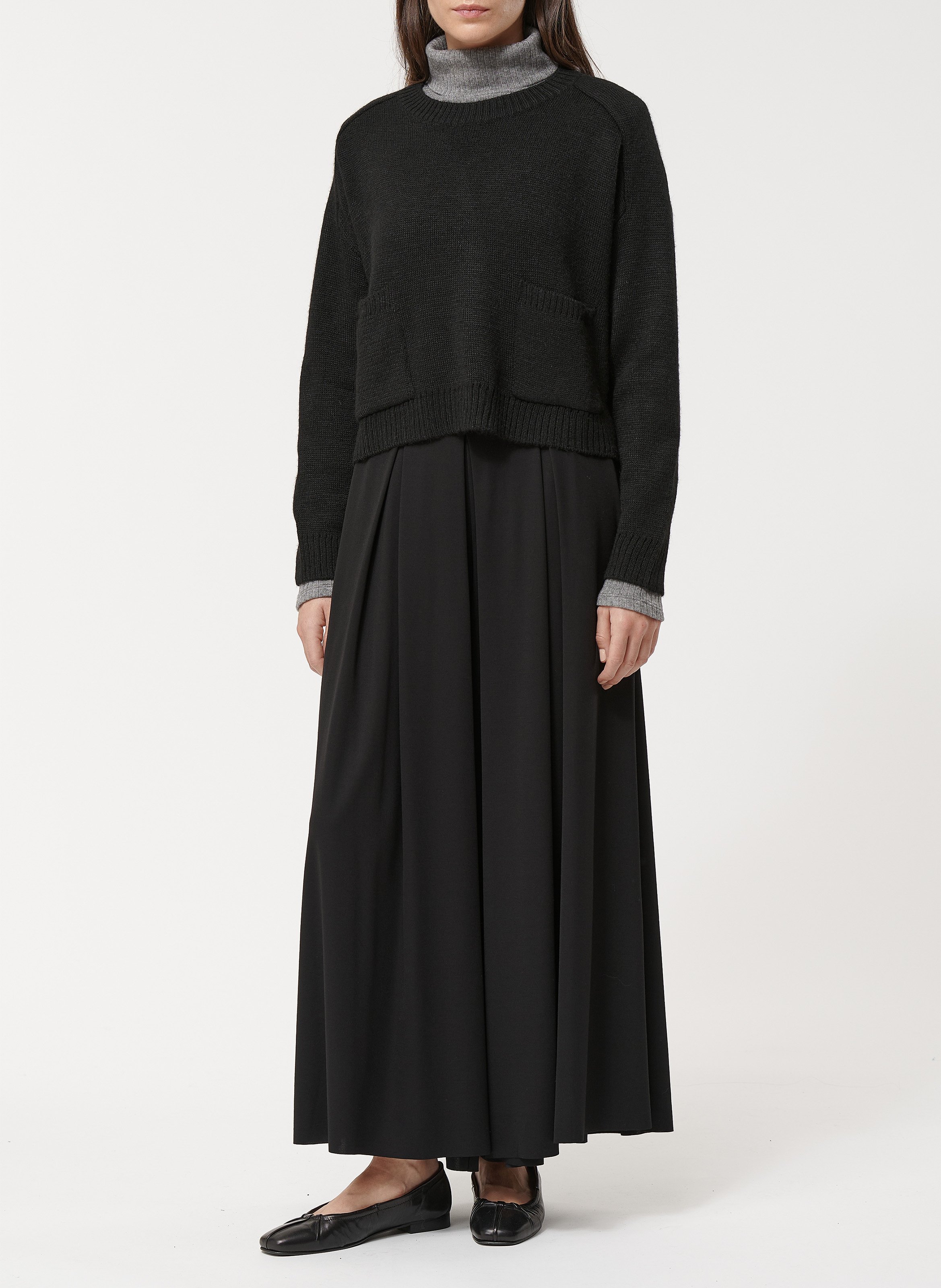 Suéter holgado liso con bolsillos. HUMILITY Negro