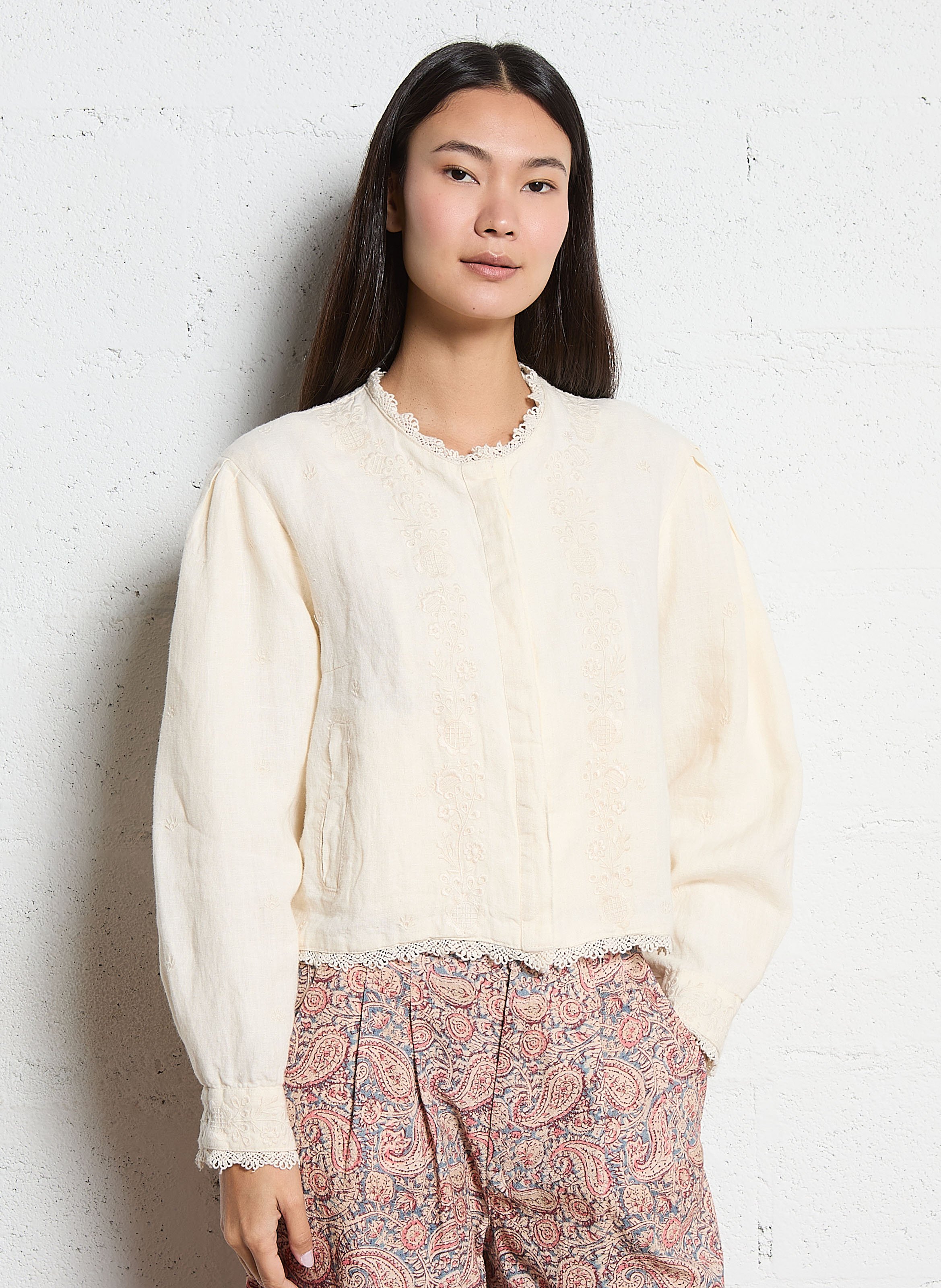 Rechte jas met knoopsluiting en borduurwerk MAISON HOTEL Beige