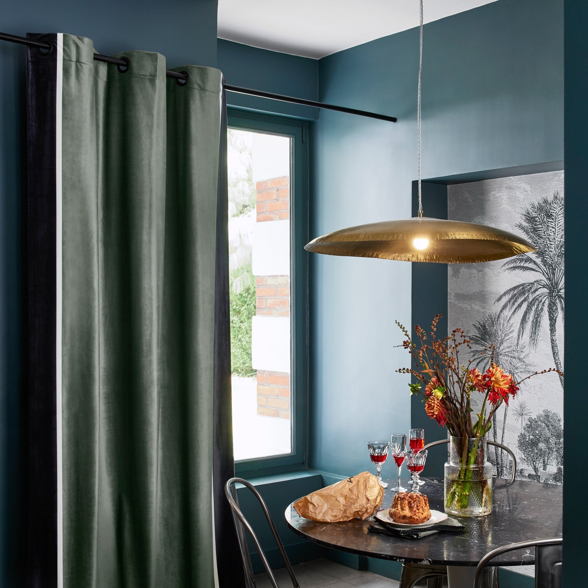 Curtain with black eyelets MADURA