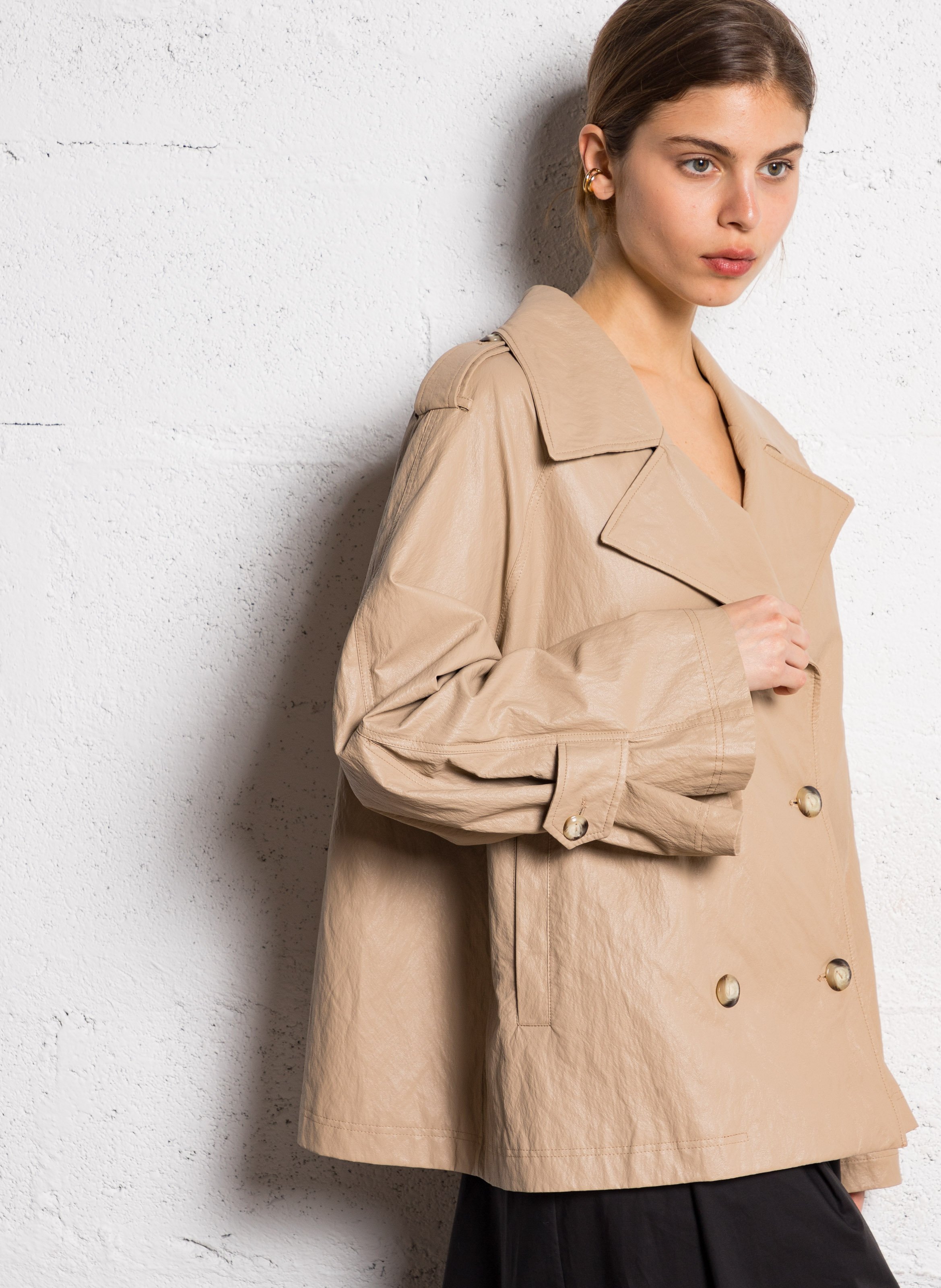 Short faux leather coat ATTIC AND BARN Beige