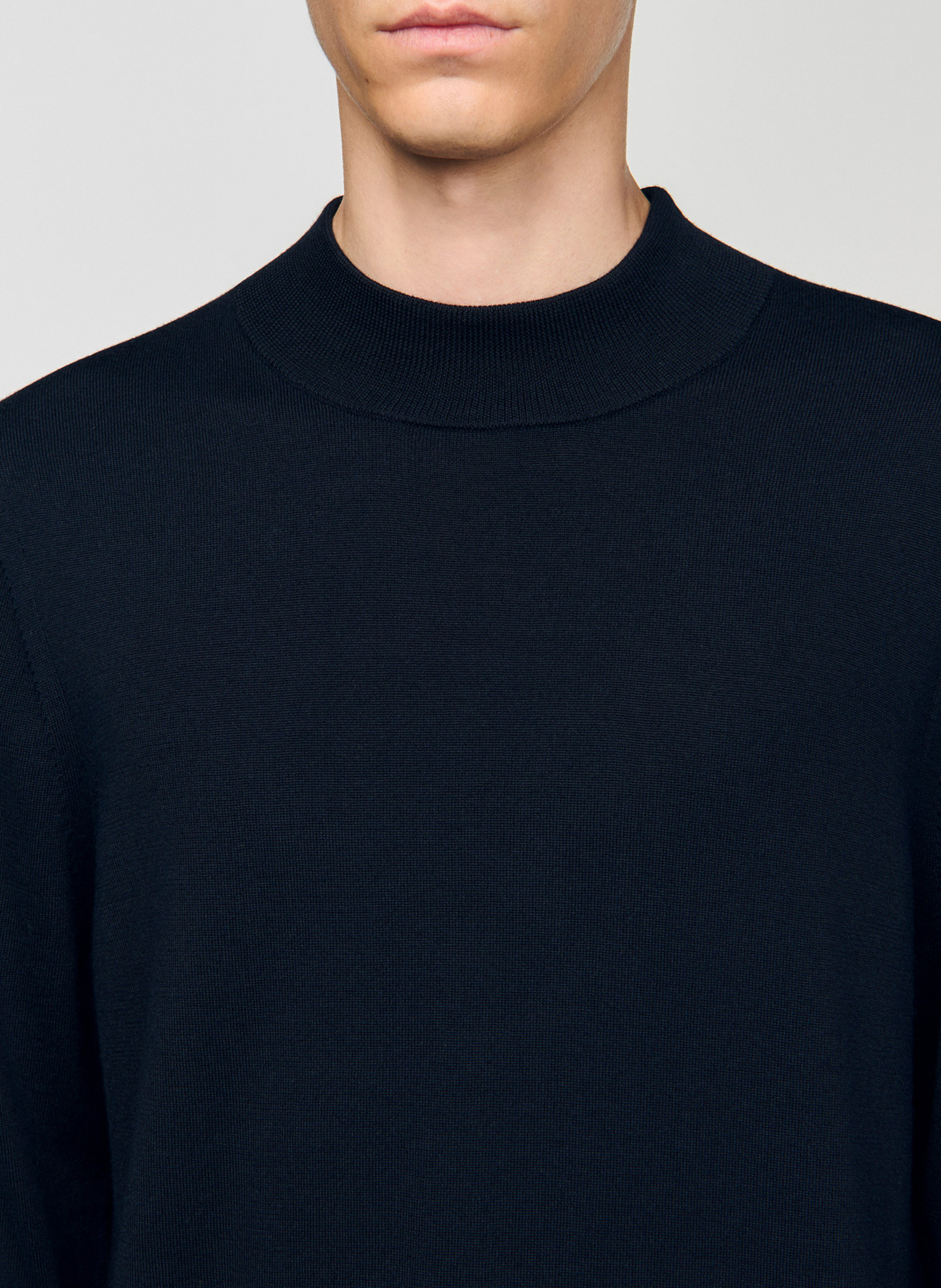 Rechte pullover met lange mouwen in effen wol. SANDRO Blauw