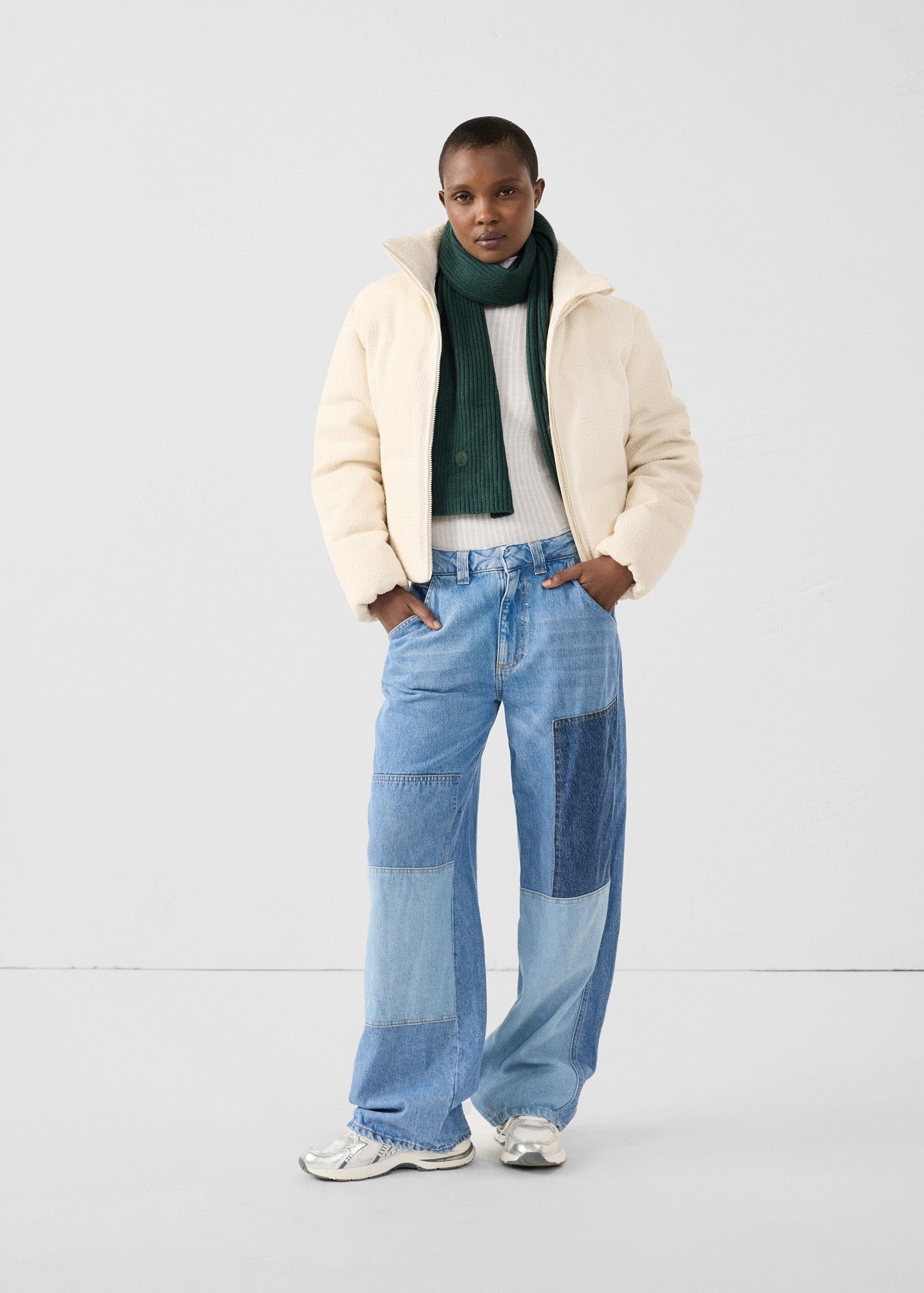 Akira puffer jacket for extreme cold. JOTT White