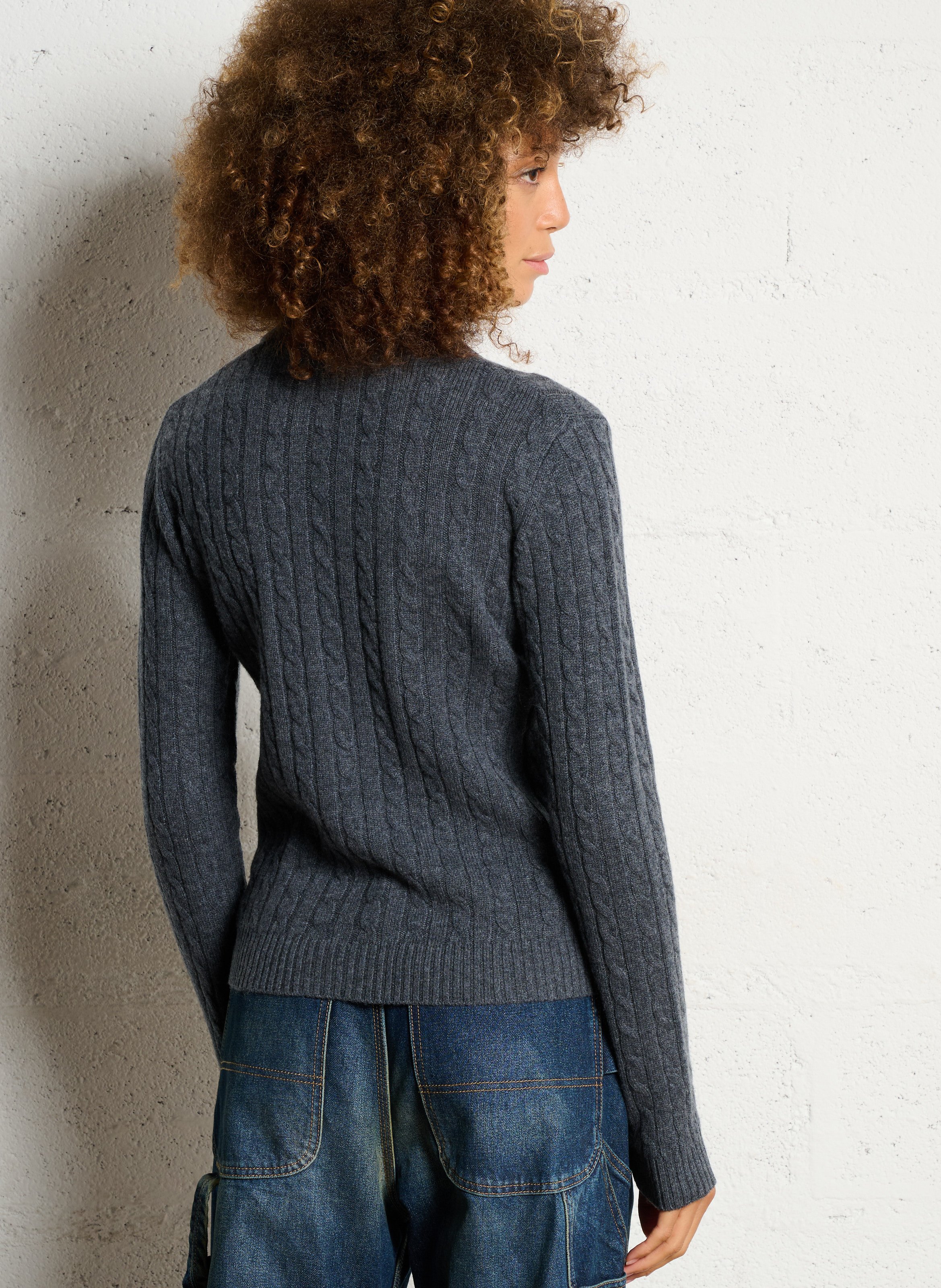 Pullover mit Polokragen aus verdrehtem Strick MARGAUX LONNBERG Silber