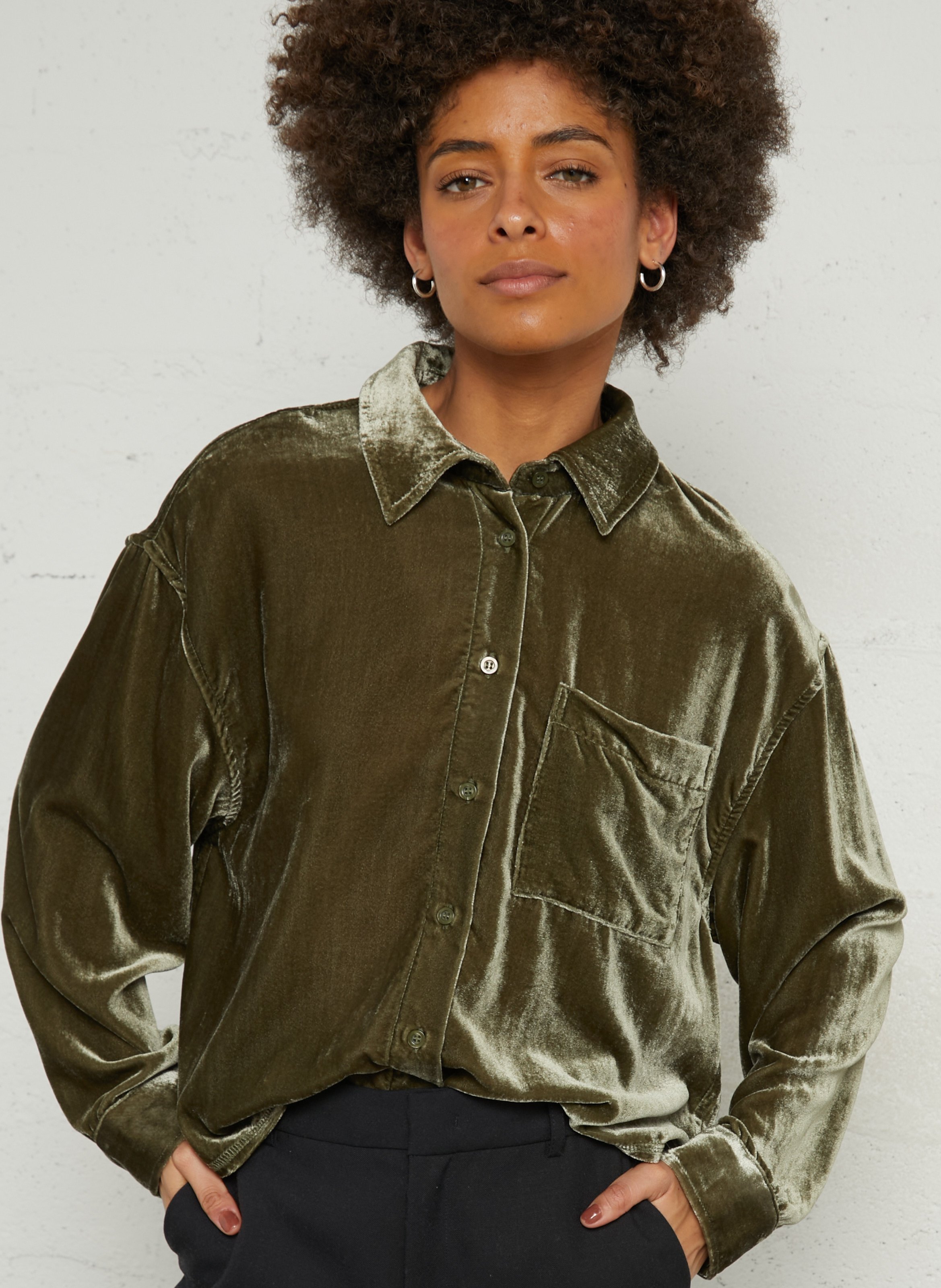 Gerade geschnittenes Hemd mit klassischem Kragen aus Samt AMERICAN VINTAGE Braun