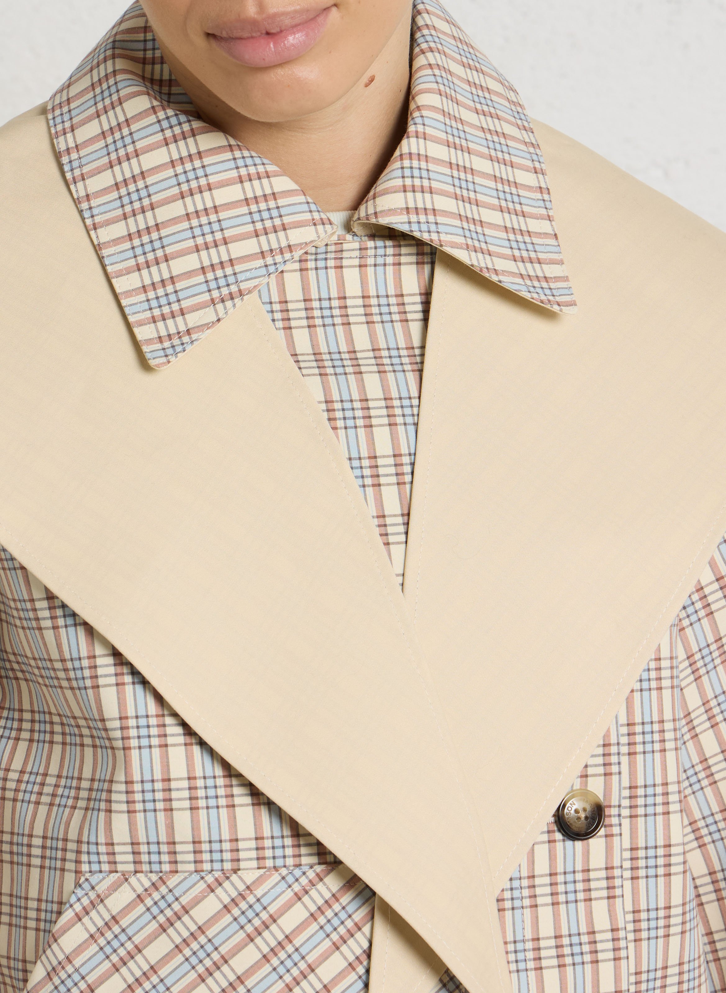 Oversized trenchcoat met klassieke kraag in biologisch katoen met print. DAMSON MADDER Beige