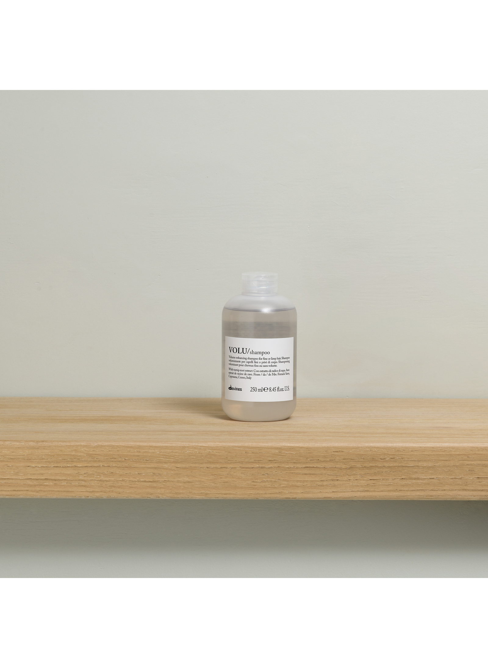 VOLU Volumizing Hydrating Shampoo DAVINES No color